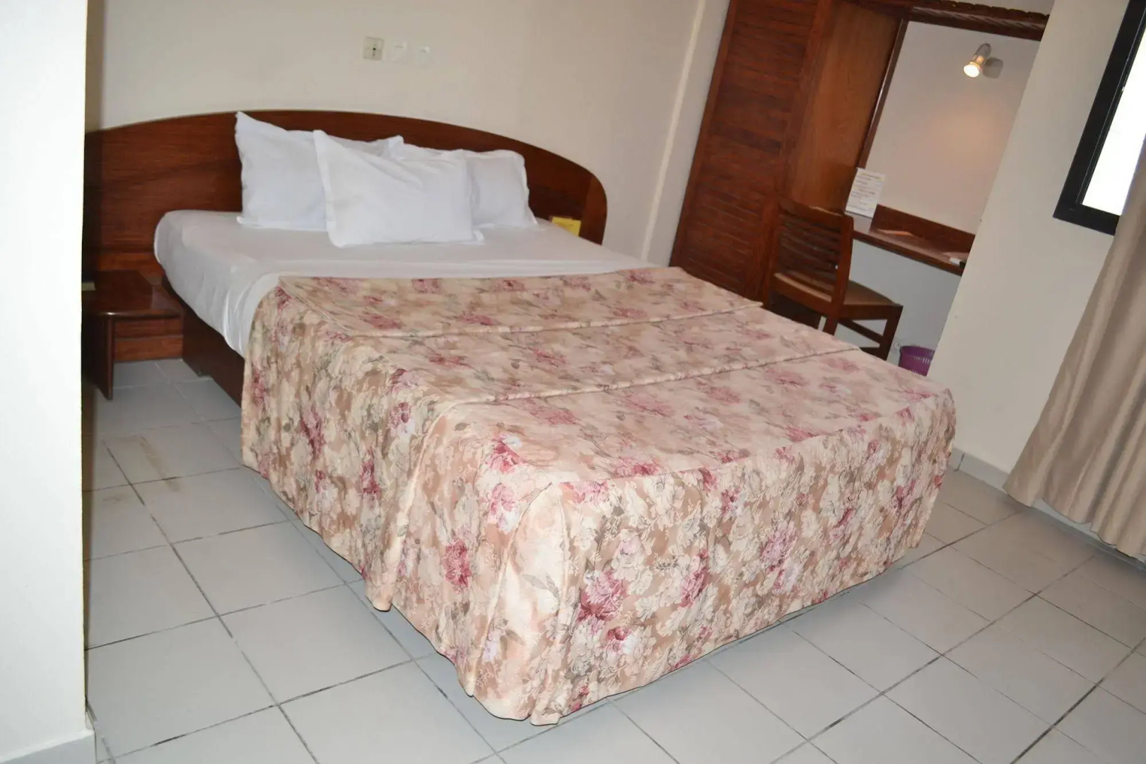 Planet Hotel