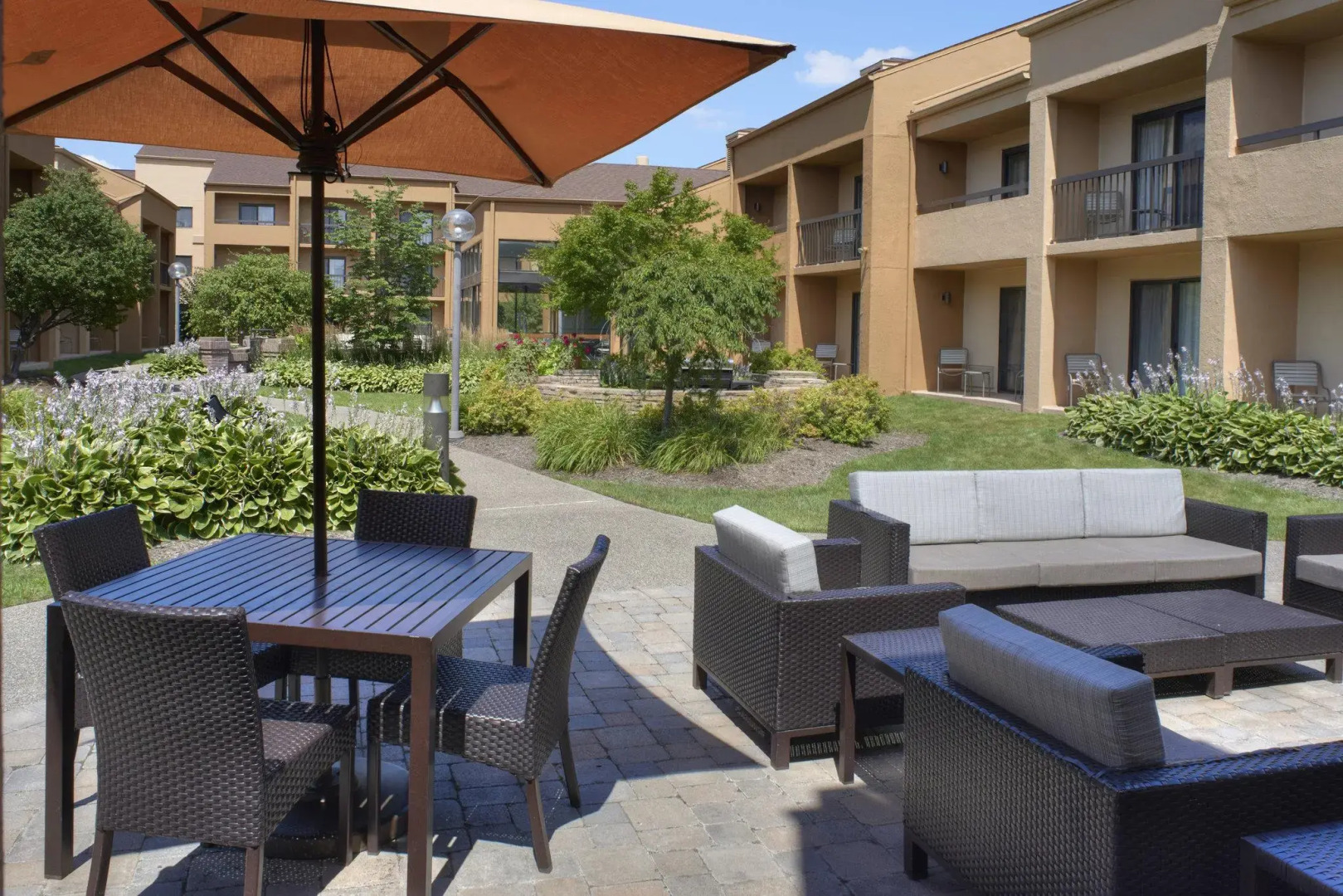 Courtyard by Marriott Detroit Troy