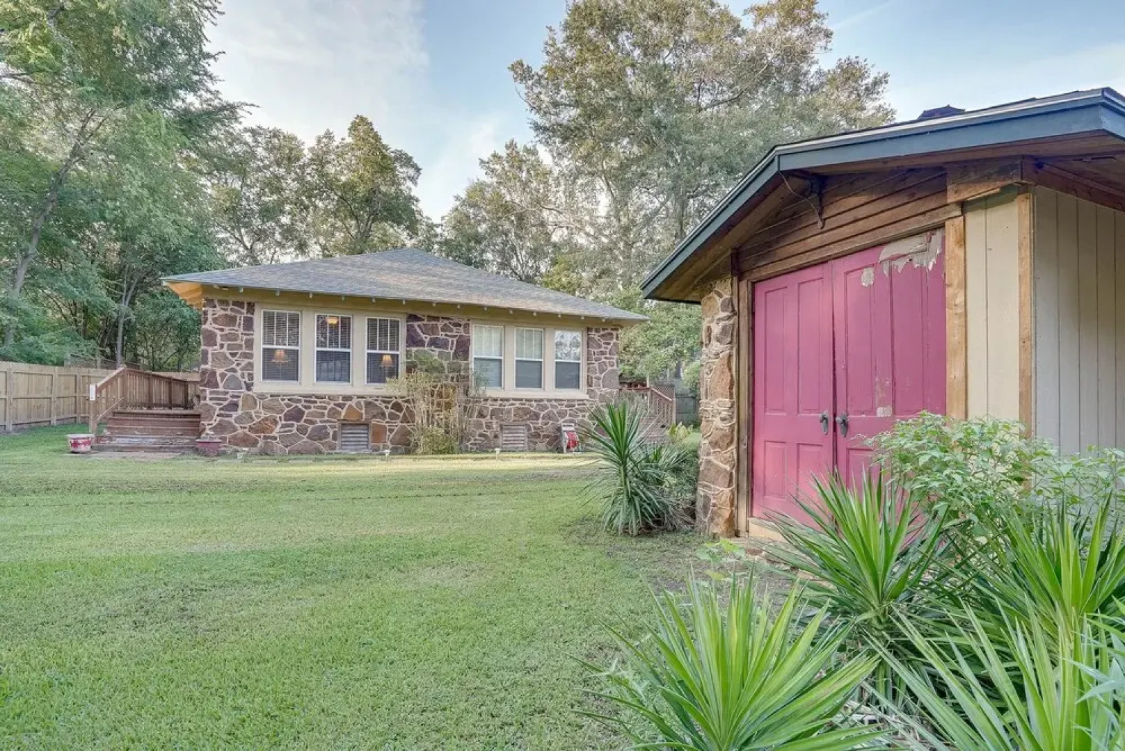 Quaint Jefferson Duplex: Walk to Downtown