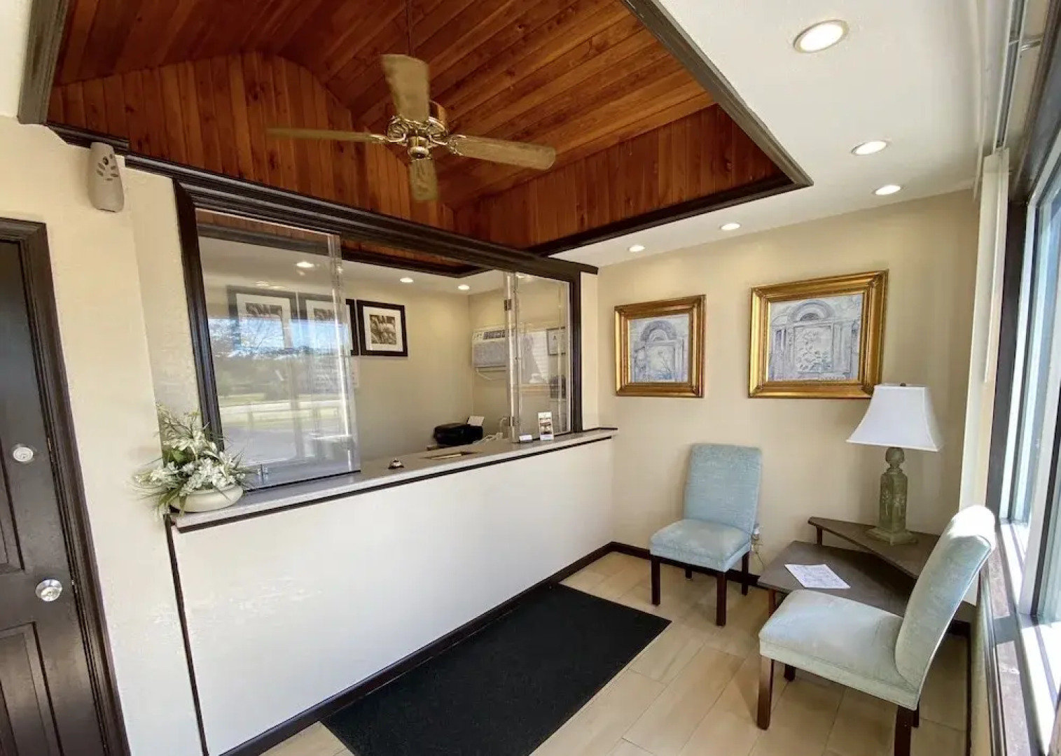 Whistling Pines - Daily & Extended Stay, Elizabeth City