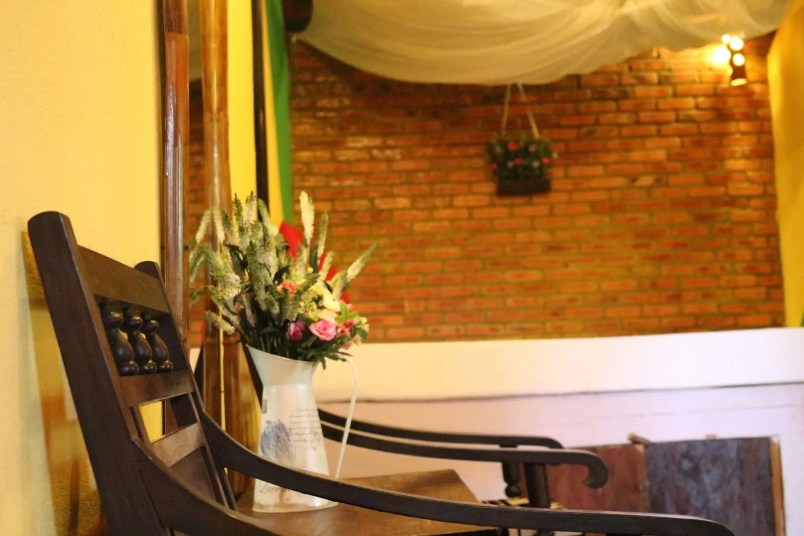 Under the coconut tree - Hostel