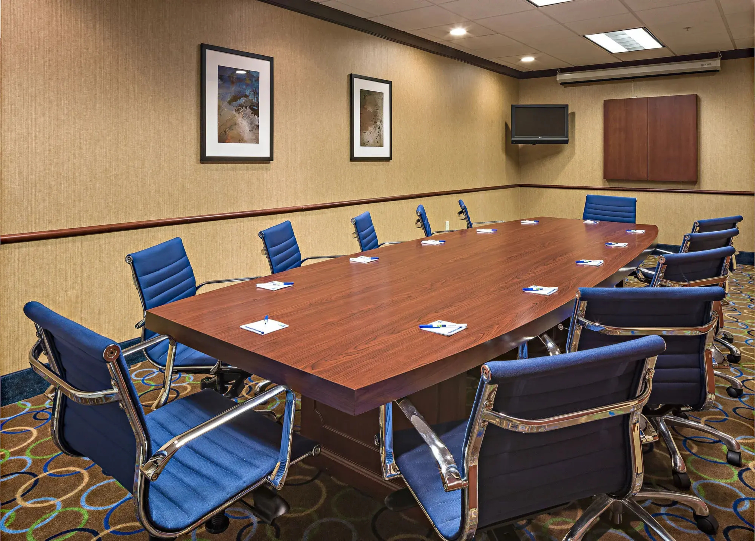 Holiday Inn Express Hotel & Suites Manchester Airport by IHG