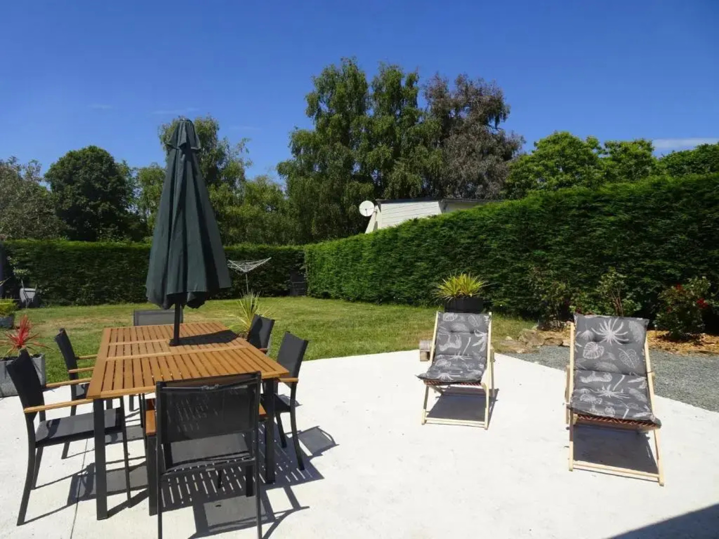 Comfortable Bungalow, Pink Granite Coast