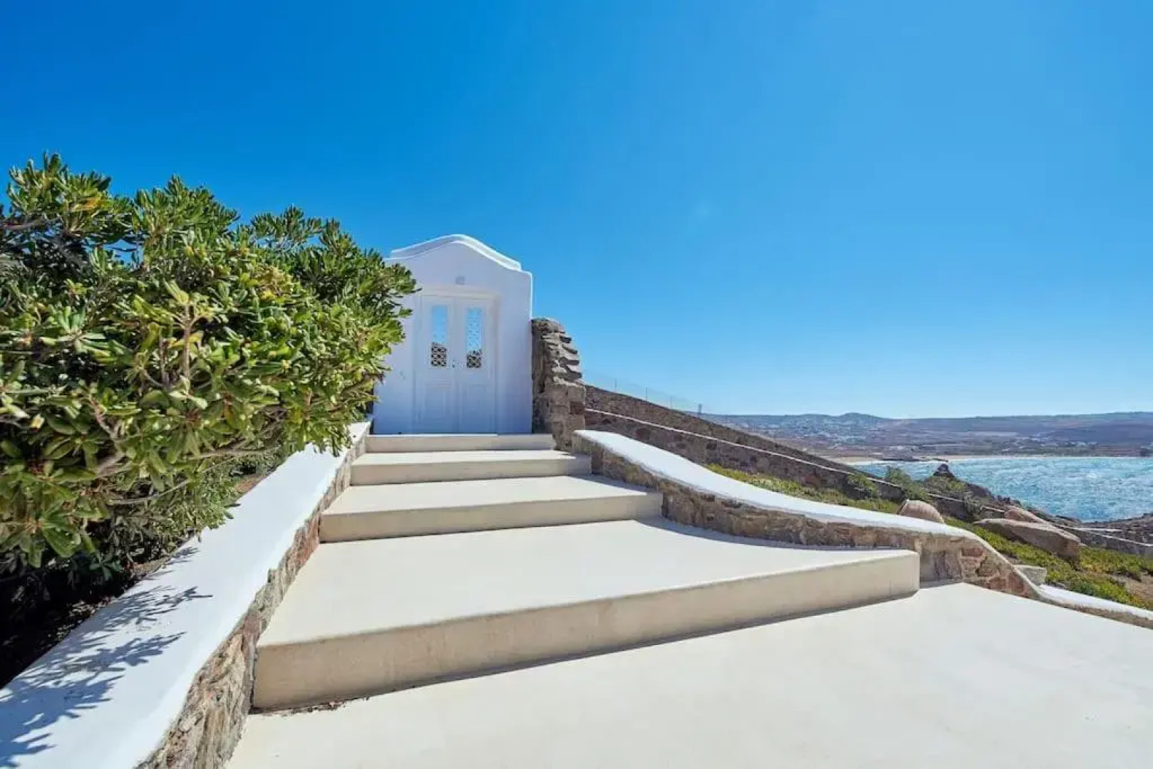 Private Villa Beachfront 30steps to Alemagou Beach