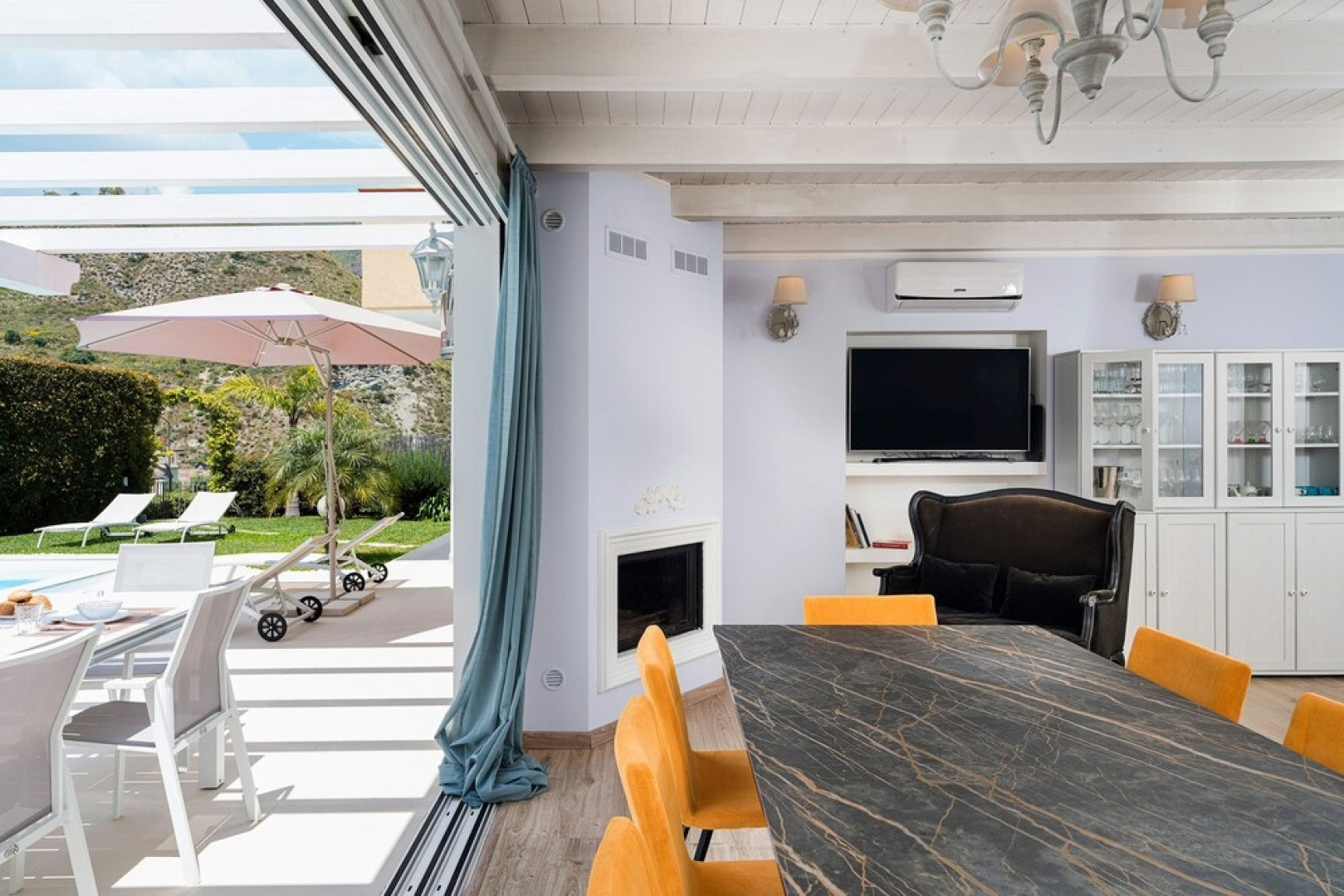 Beautiful Villa With Swimming Pool in a Panoramic Position - By Beahost Rentals
