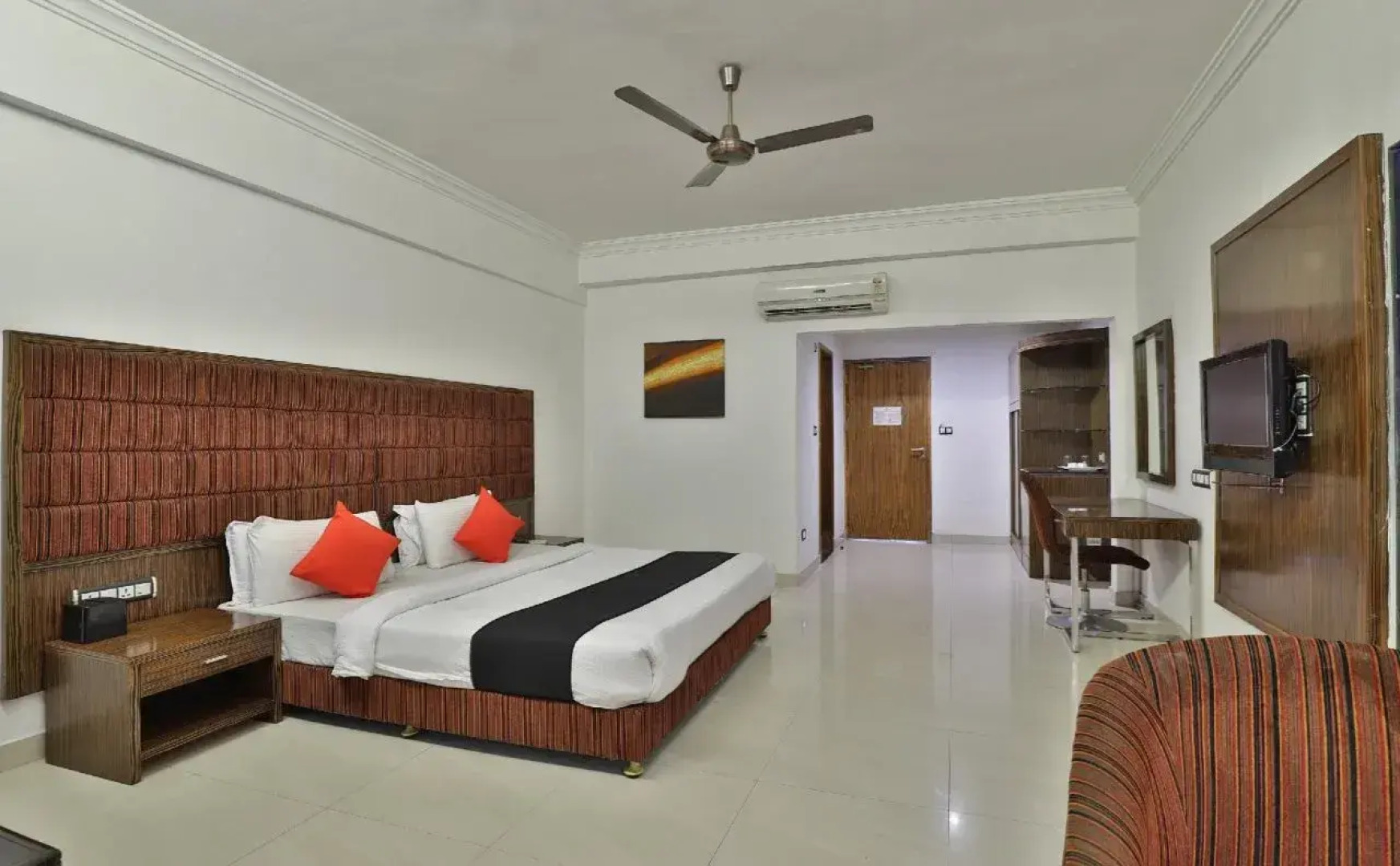Hotel Kohinoor By OYO Rooms