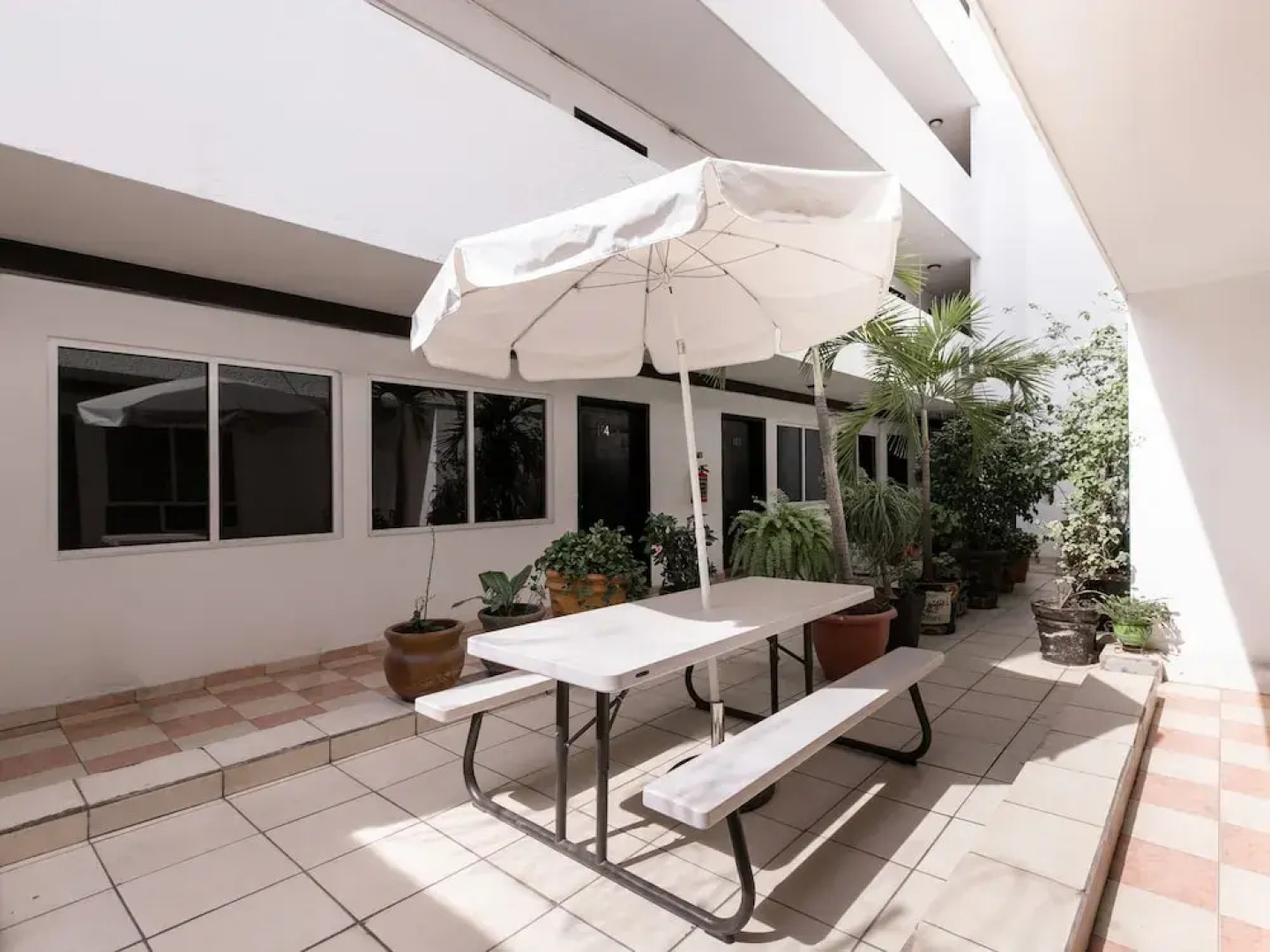 Capital O Zona Dorada Inn