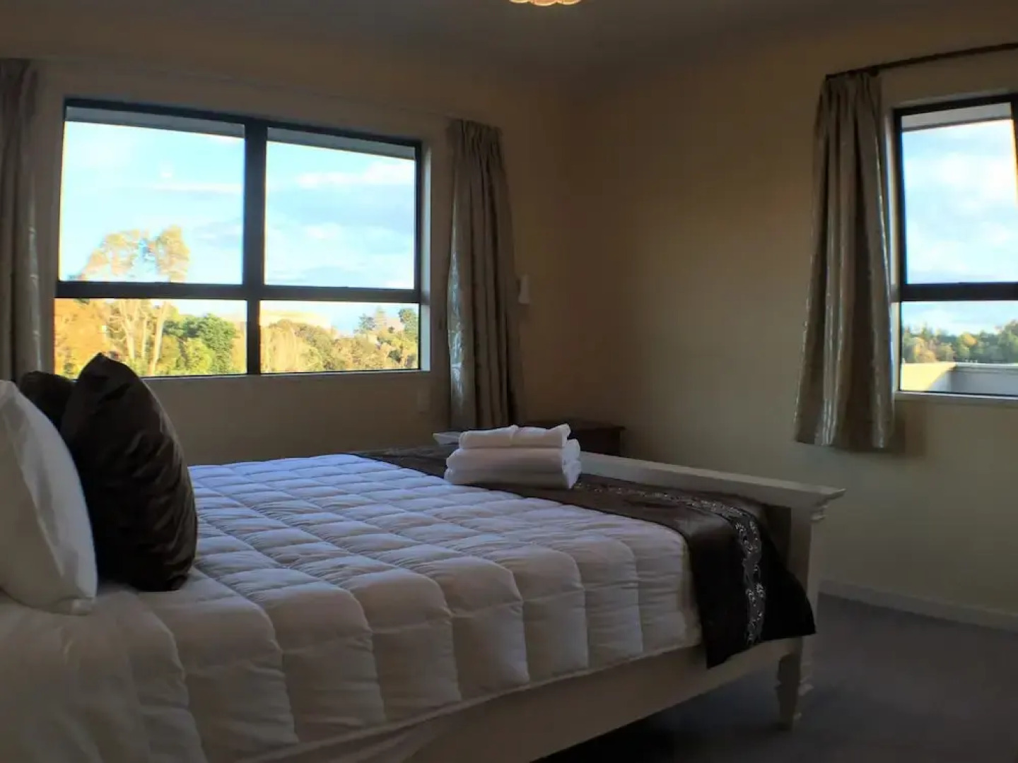 Luxury Country Views in Riverlea