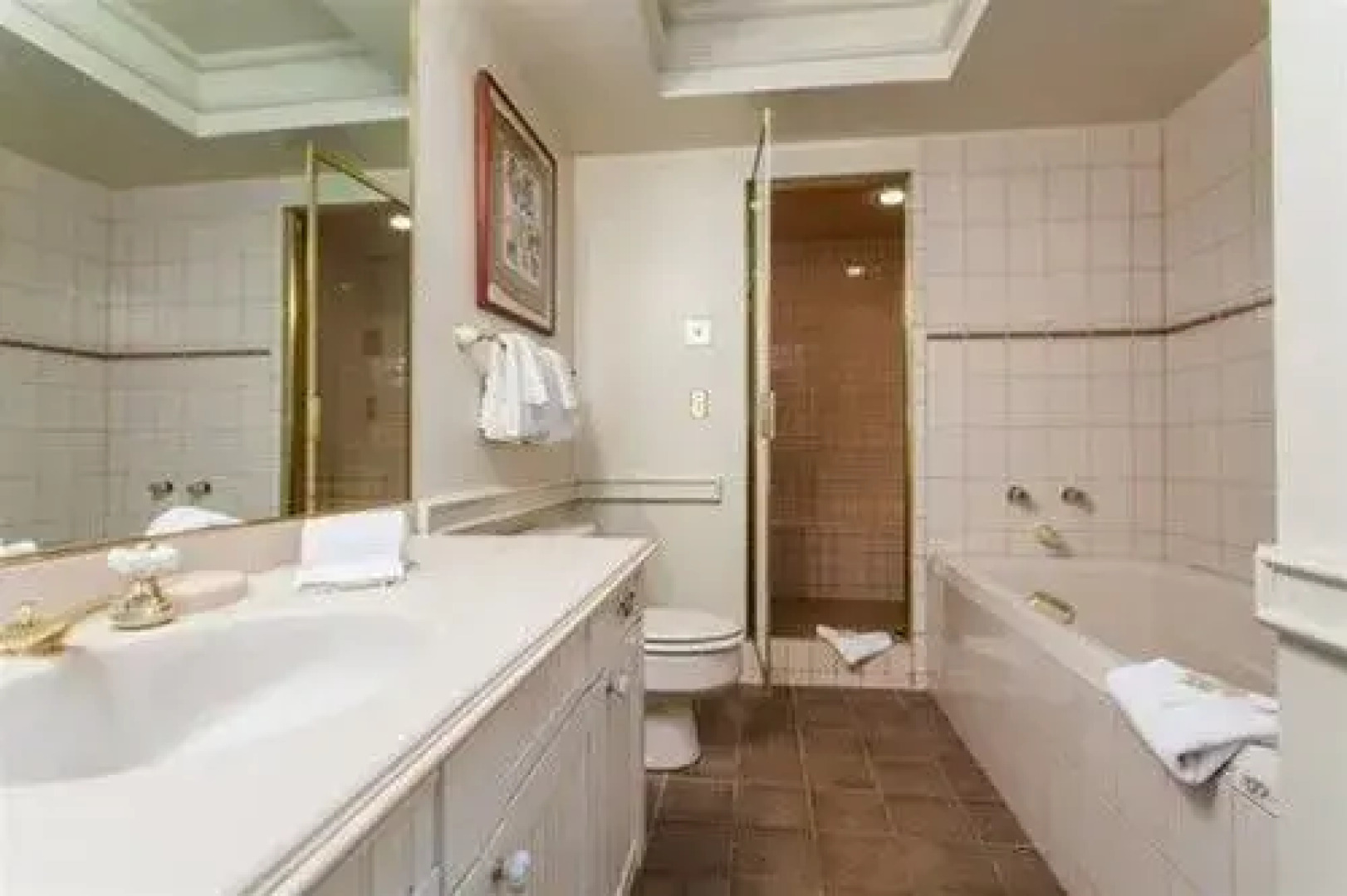 West End Splendor - 5 Bedrooms Home