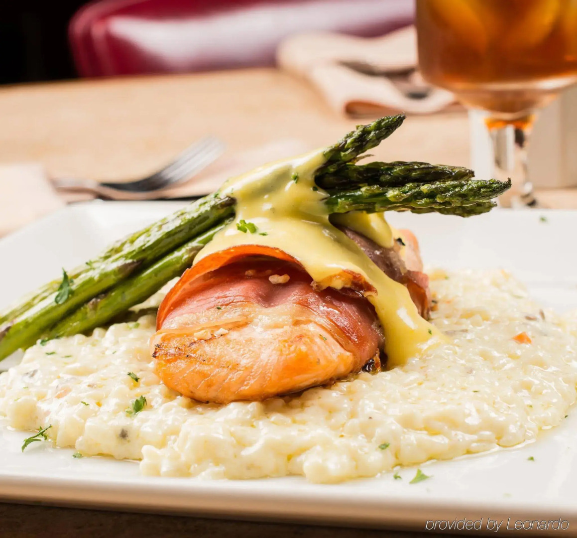 DoubleTree by Hilton Hotel Wichita Airport