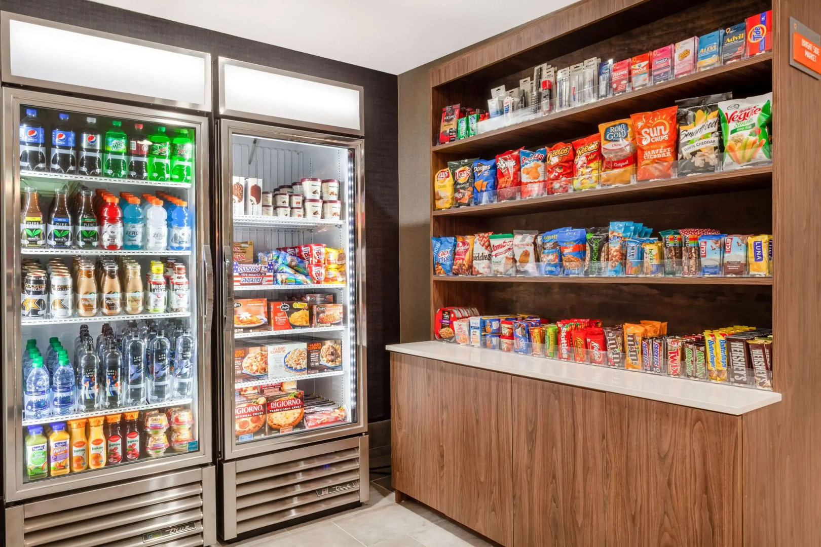 La Quinta Inn & Suites by Wyndham St. Petersburg Northeast