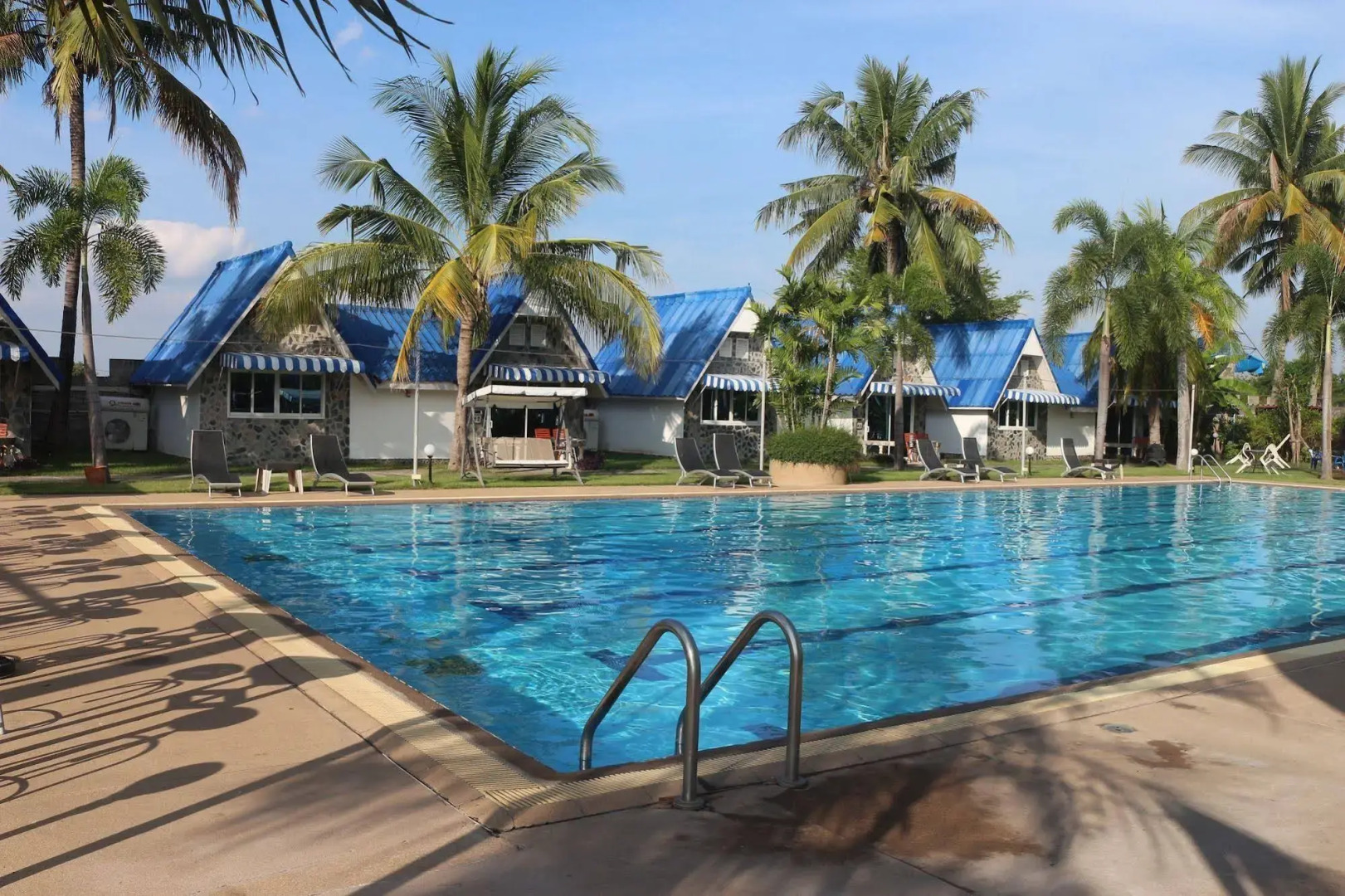 Castle Howchow Beach Resort Hotel