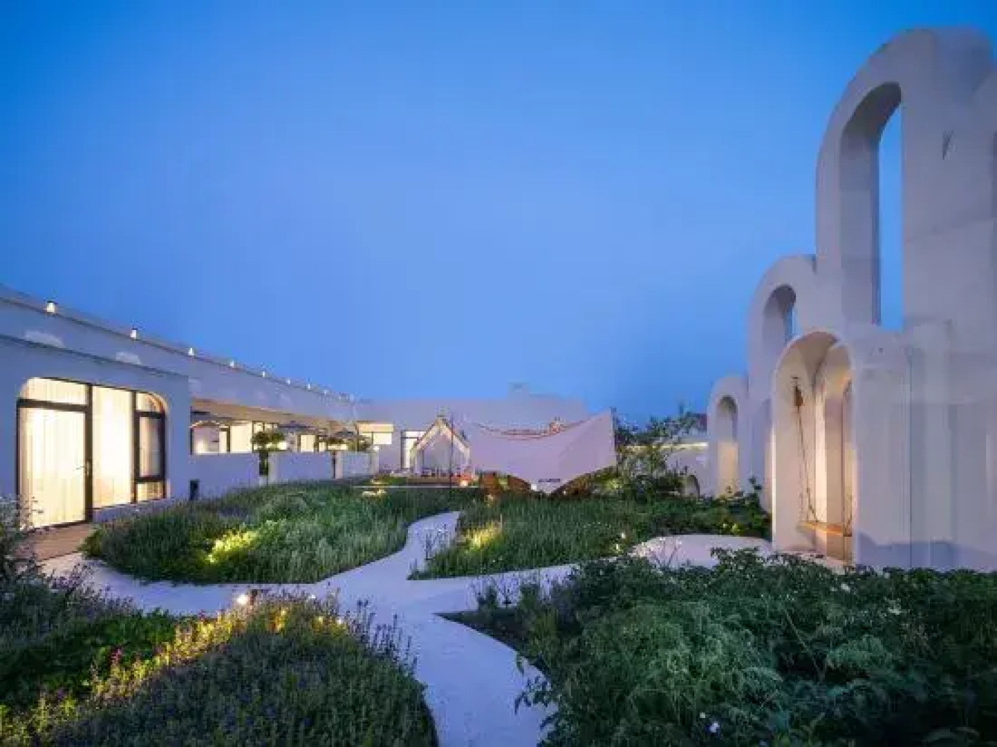 Zhaolan Light Luxury Vacation Homestay (Tekes Bagua City Store)