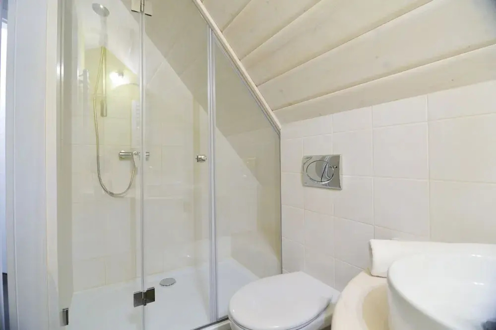 KRUPÓWKA MOUNTAIN RESORT - Widokowy hotel z basenami i wellness