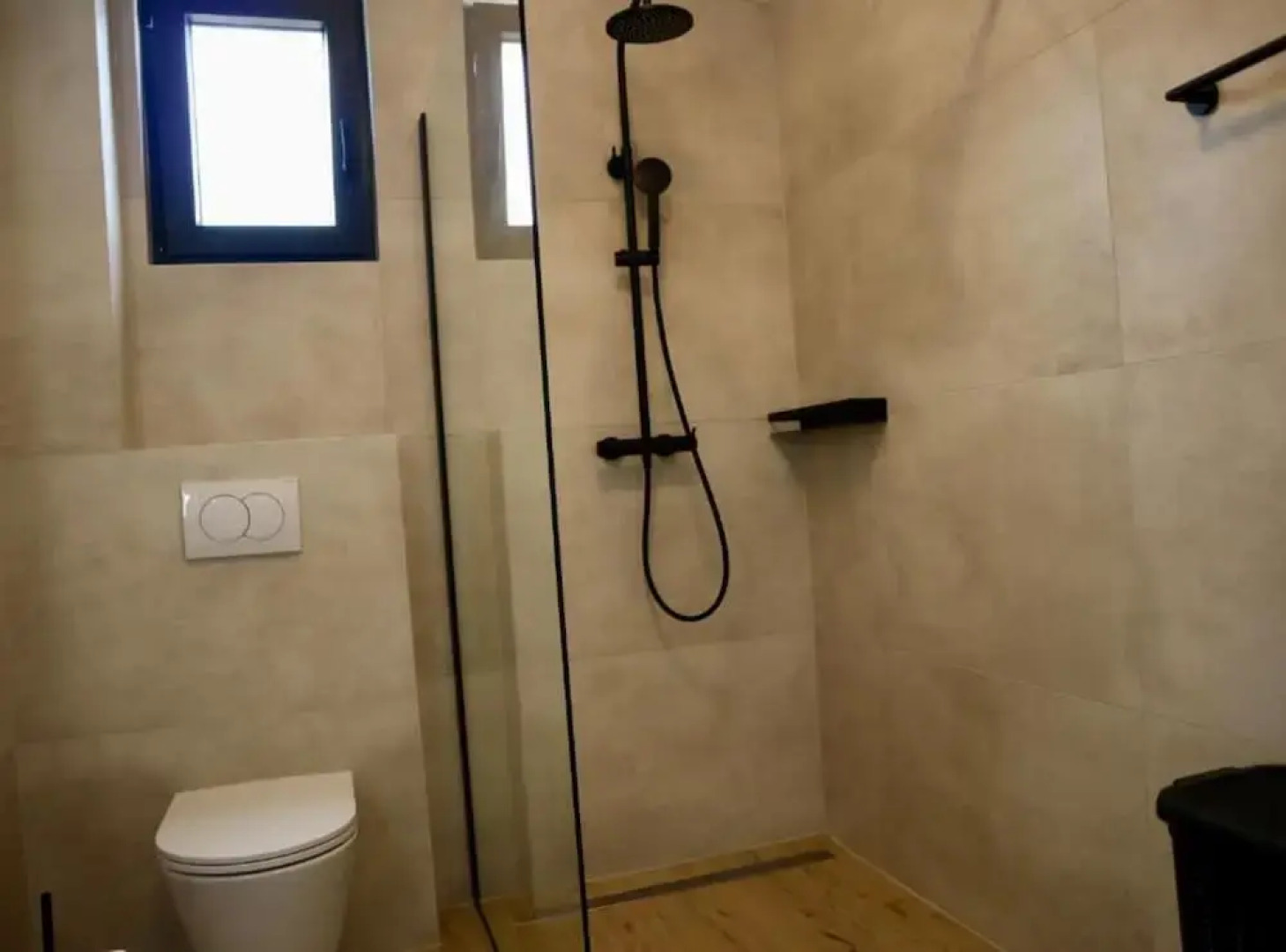 Sunset Villa Aves With Pool, Gym and Sauna