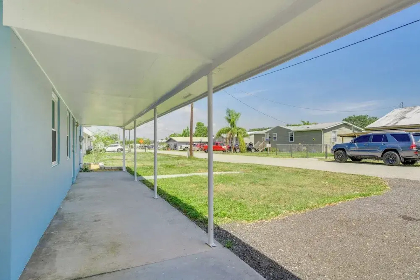 Waterfront Okeechobee Getaway w/ Backyard Dock!