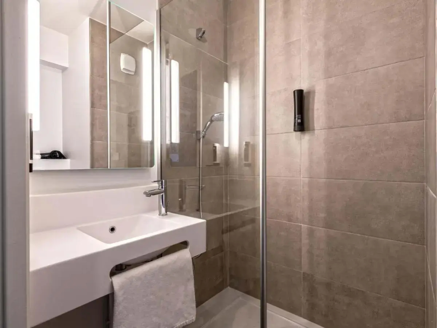 B&B HOTEL Landerneau Bois Noir