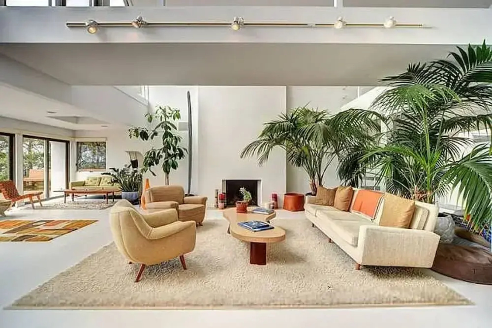 Sunset Villa by Rove Beachfront w Deck Pool