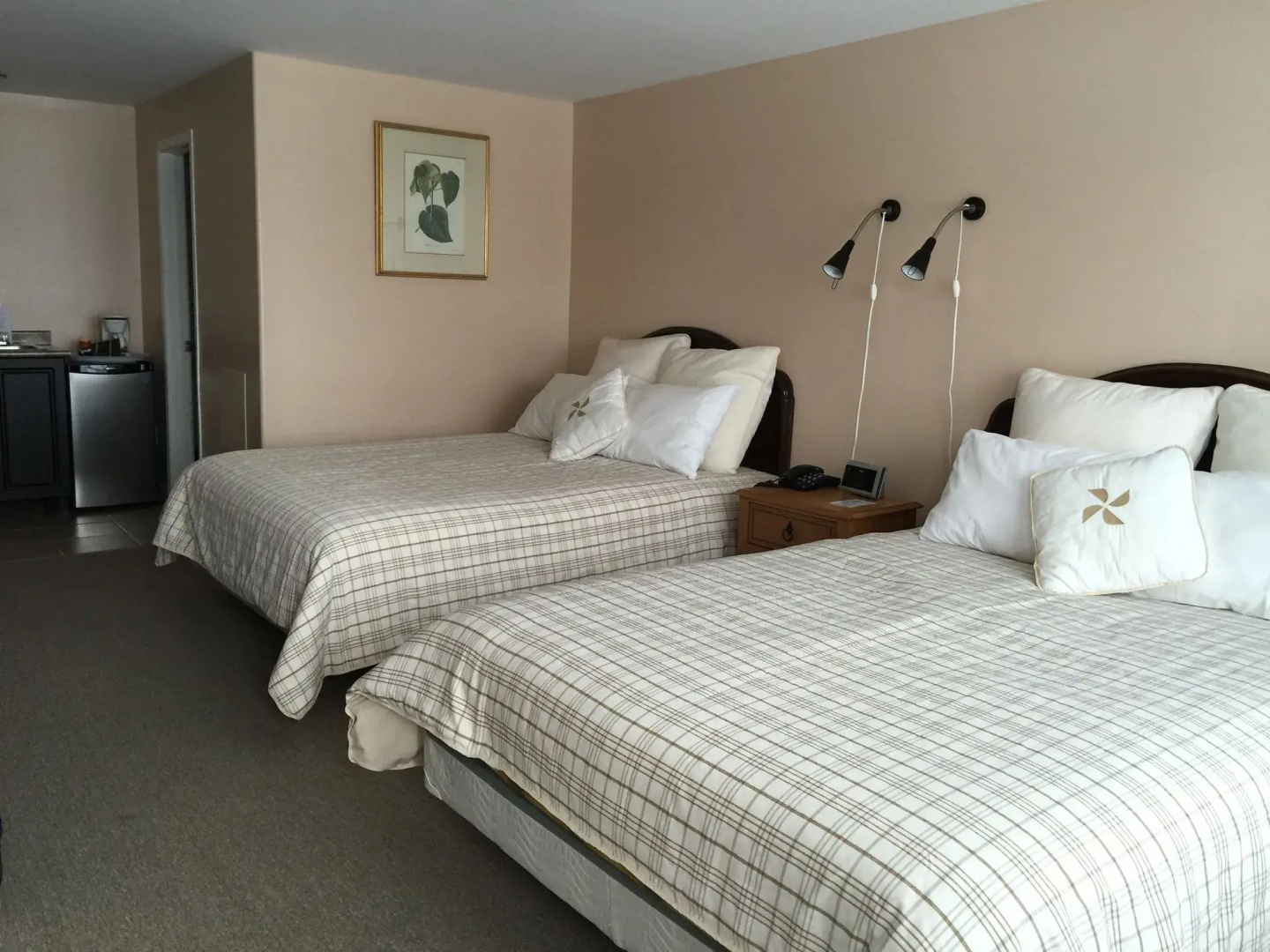 Lakeside Inn