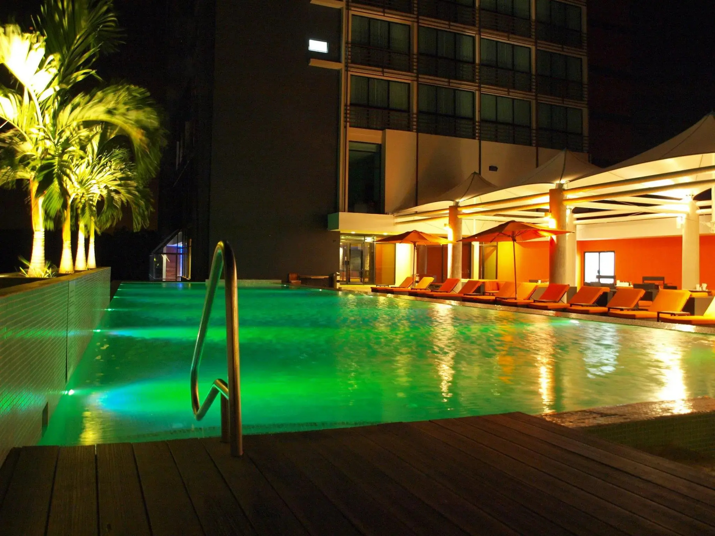 Summit Rainforest & Golf Resort