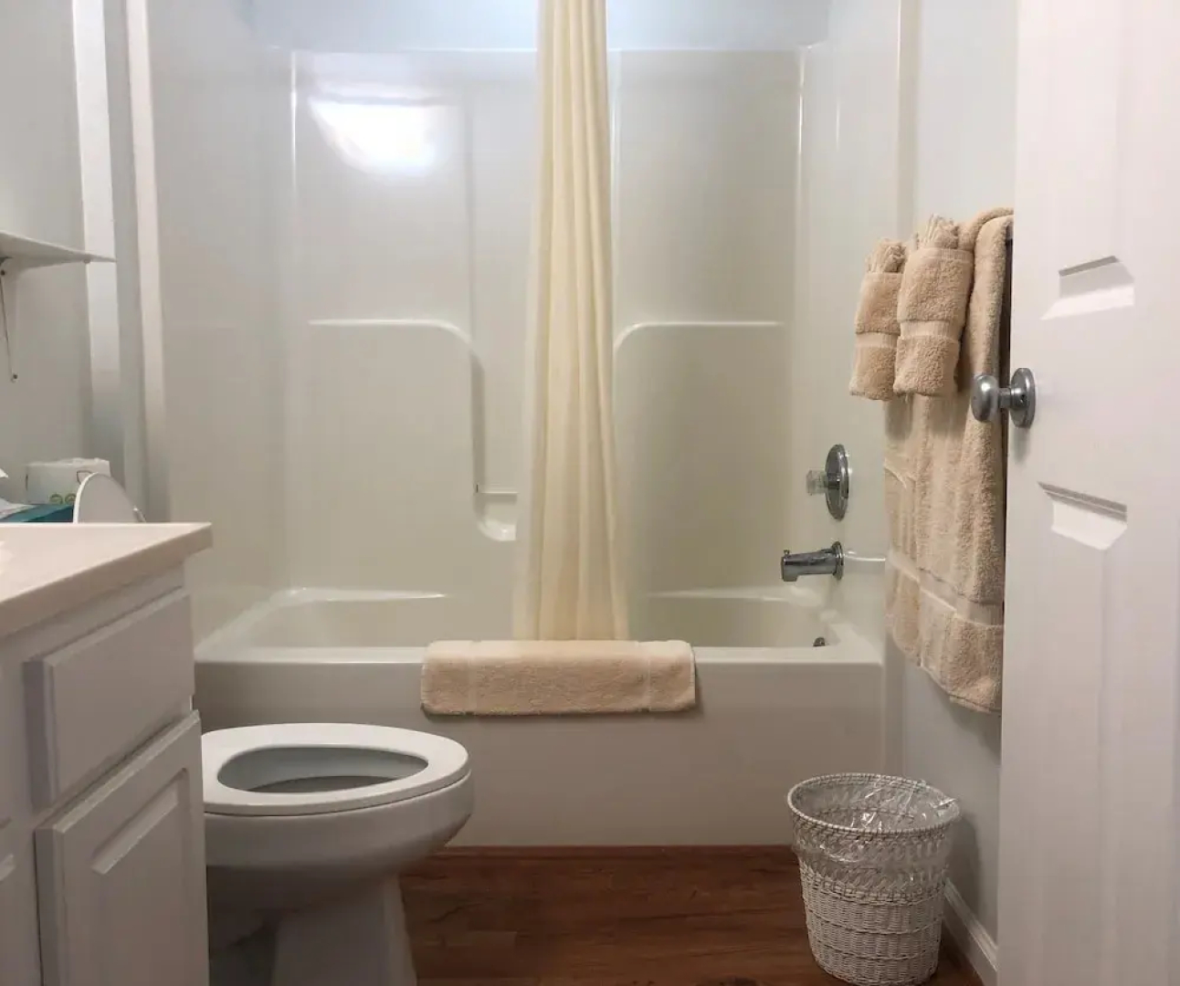 Knapps Narrows Marina & Inn