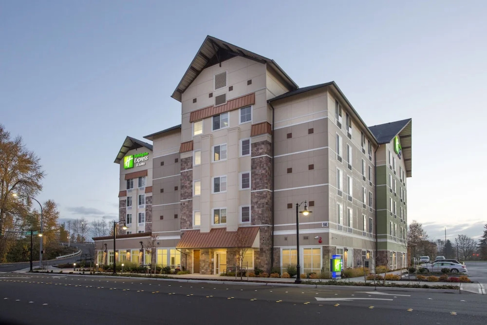 Holiday Inn Express & Suites Seattle South - Tukwila, an IHG Hotel