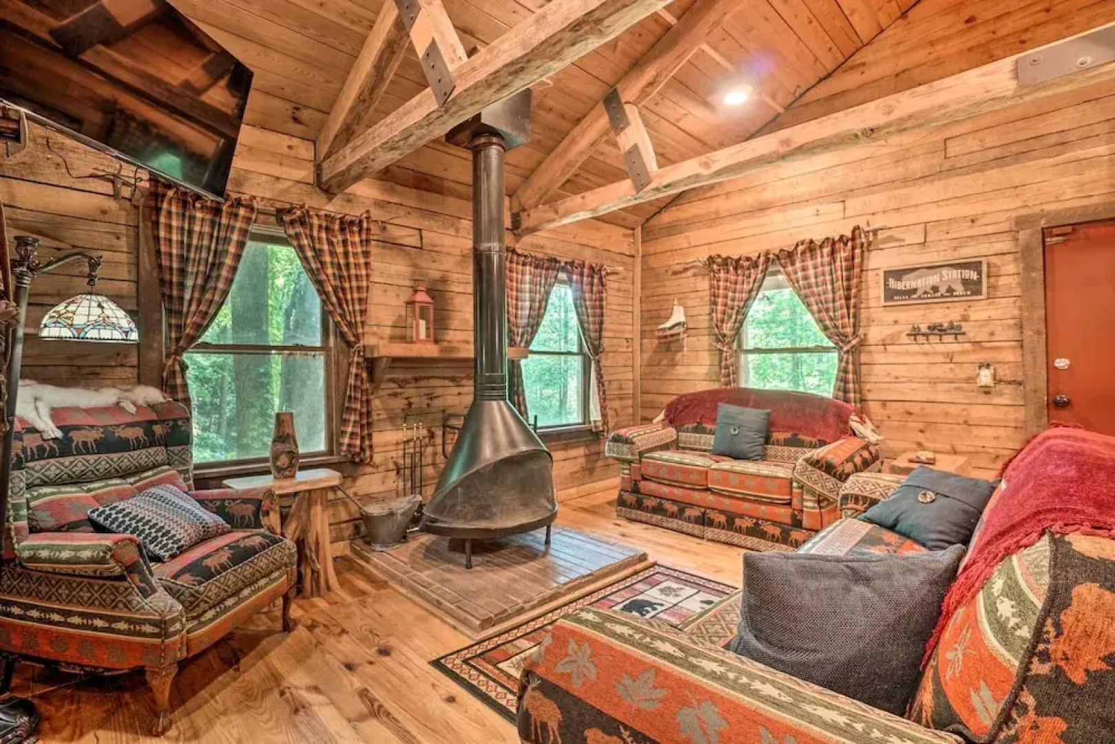 North Georgia Mtn Escape w/ Hot Tub & Games!