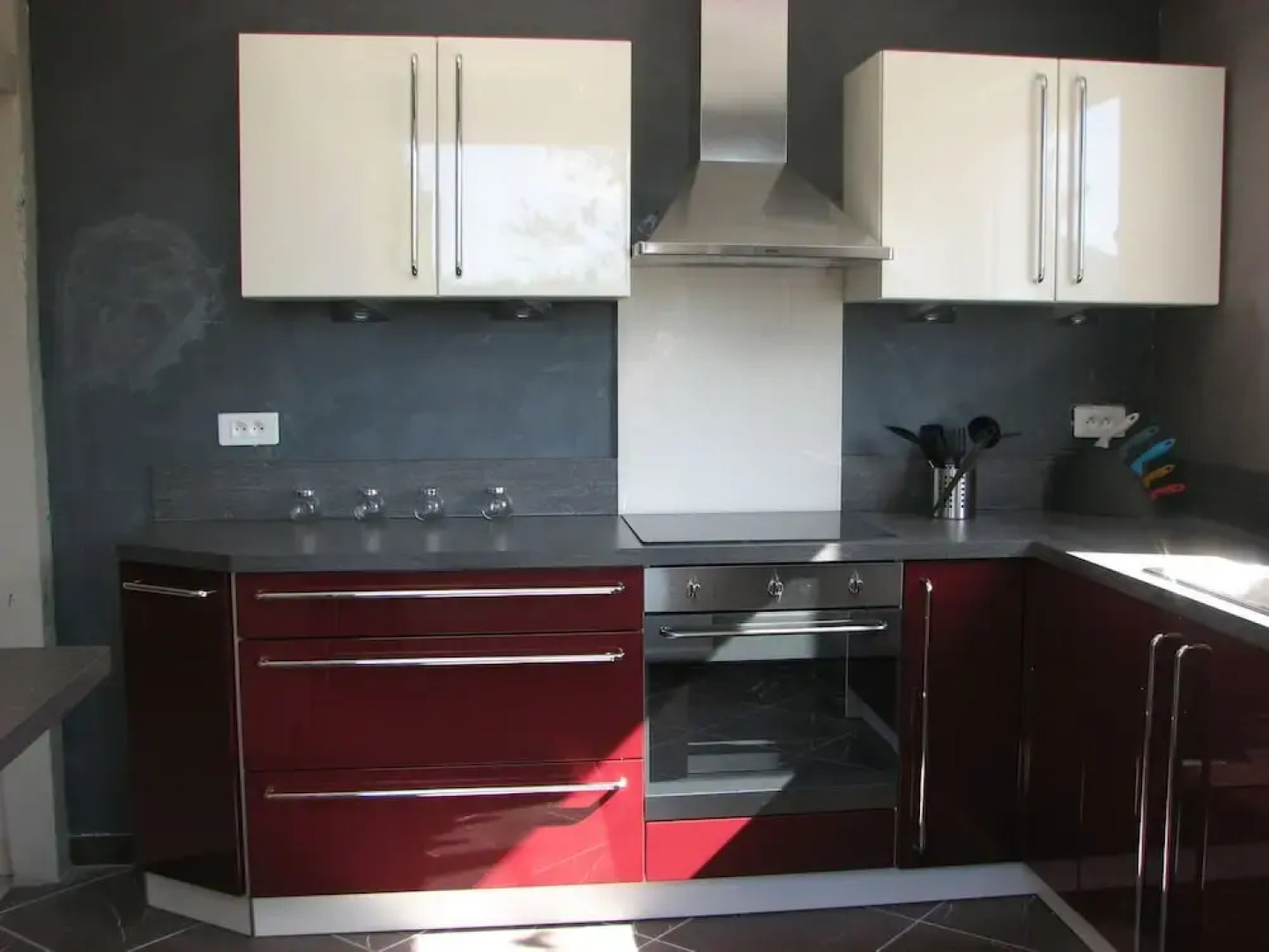 Spacious Holiday Home in Tours-en-Vimeu with Garden