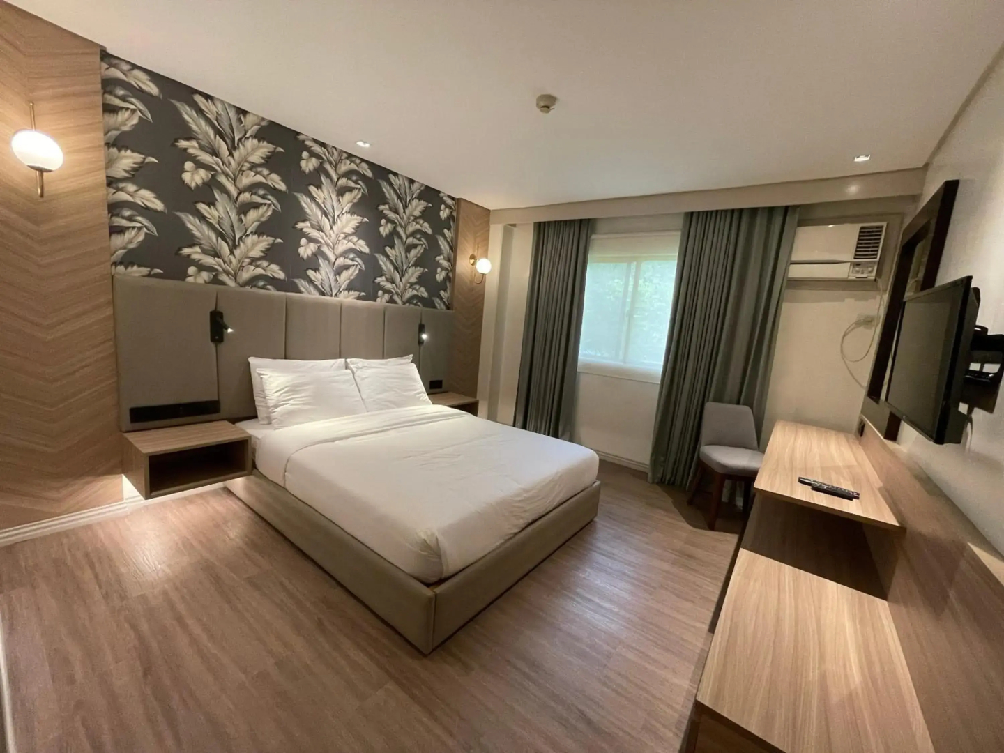 Luisita Central Park Hotel