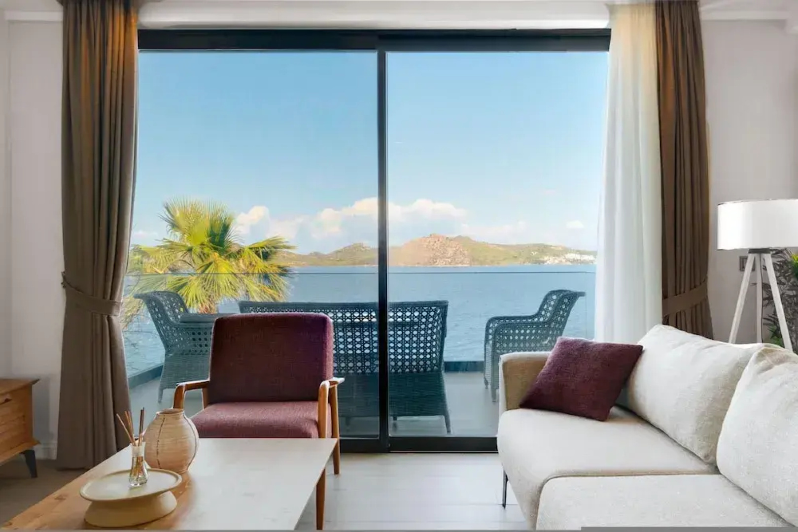 Luxury Waterfront House 9 min to Yalikavak Marina