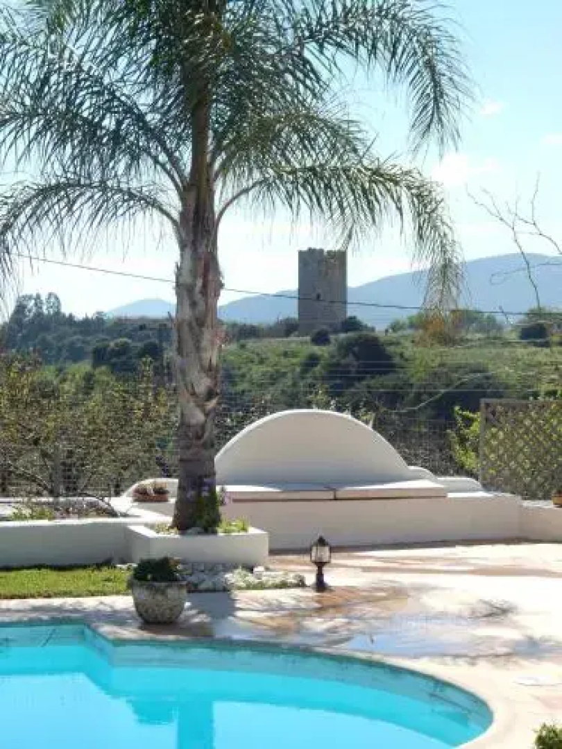 Villa Vravrona Tower & Suites