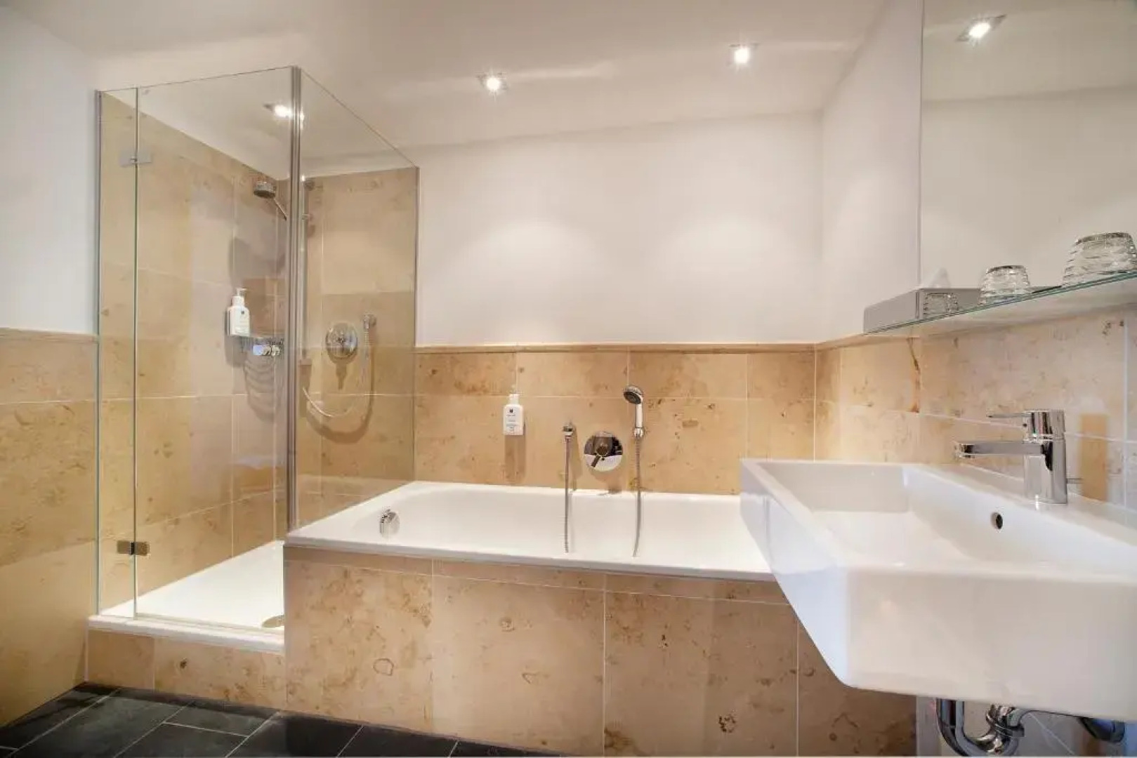 AKZENT Brauerei Hotel Hirsch