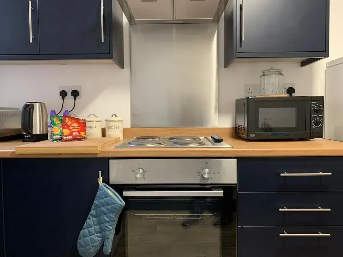 Flat 2, 3 Saville Place