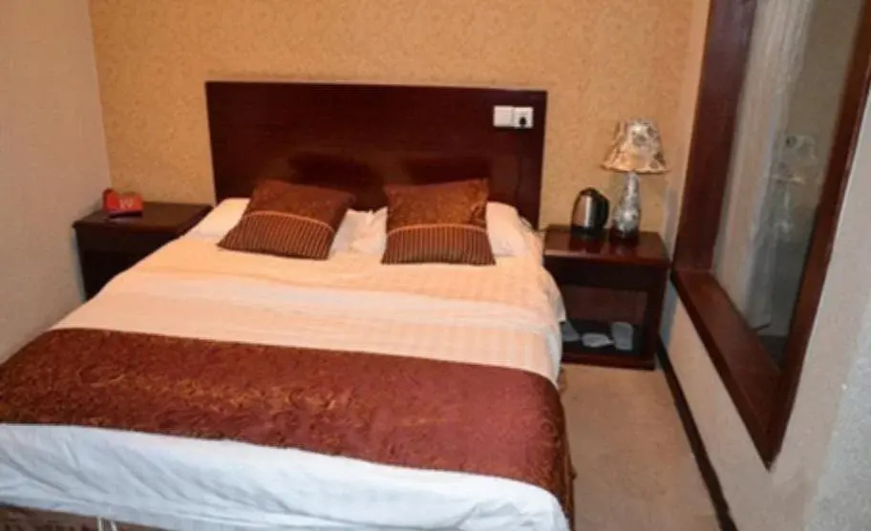 Jiange Sanhe Spring Business Inn