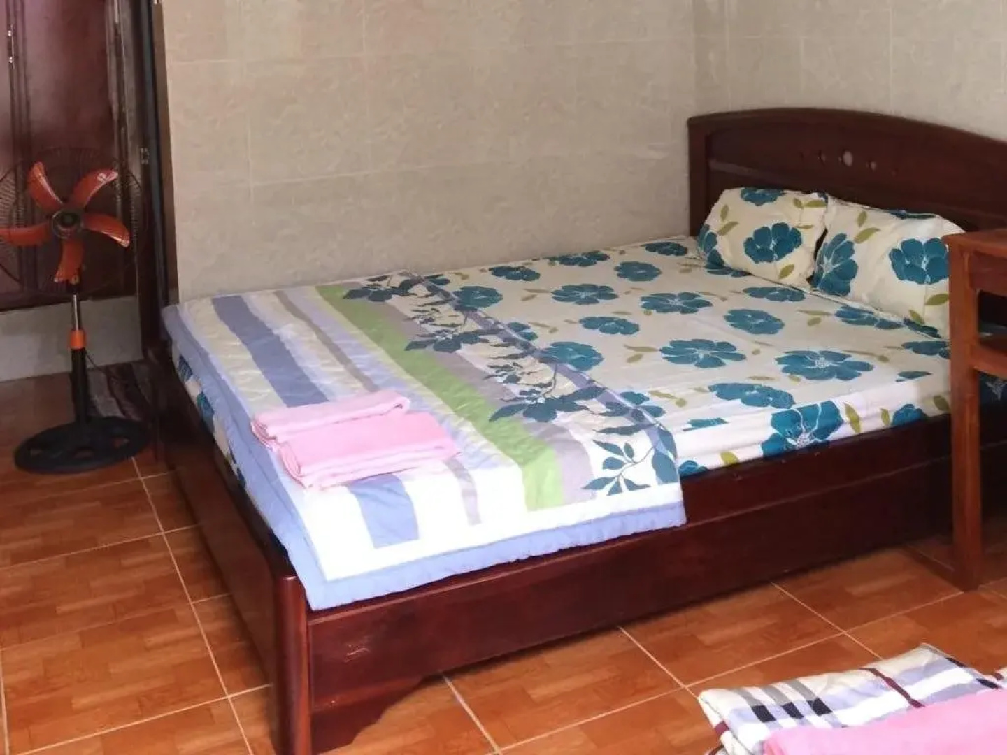 Hung Long Homestay