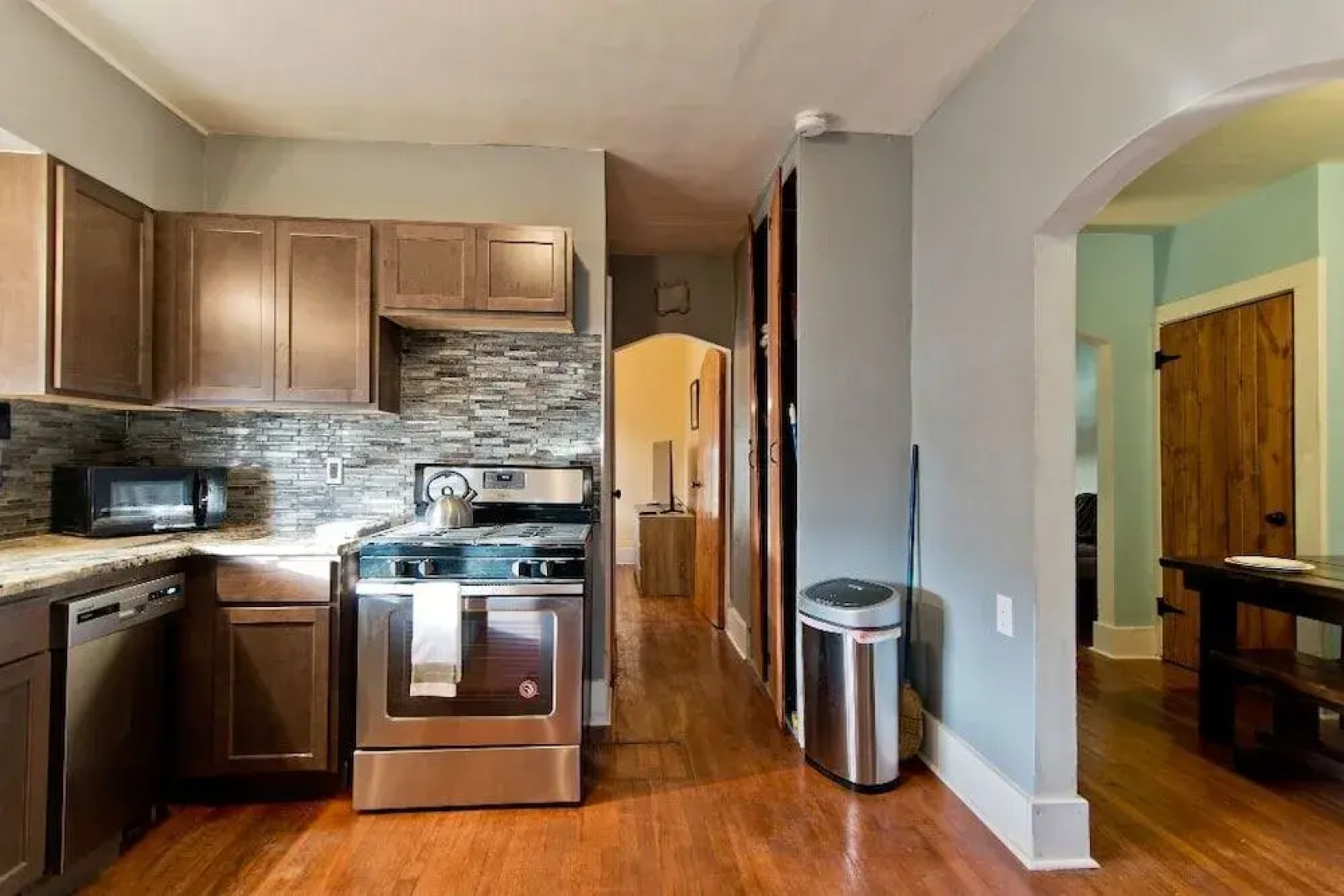Amazing 5 Bedroom Downtown Ferndale House