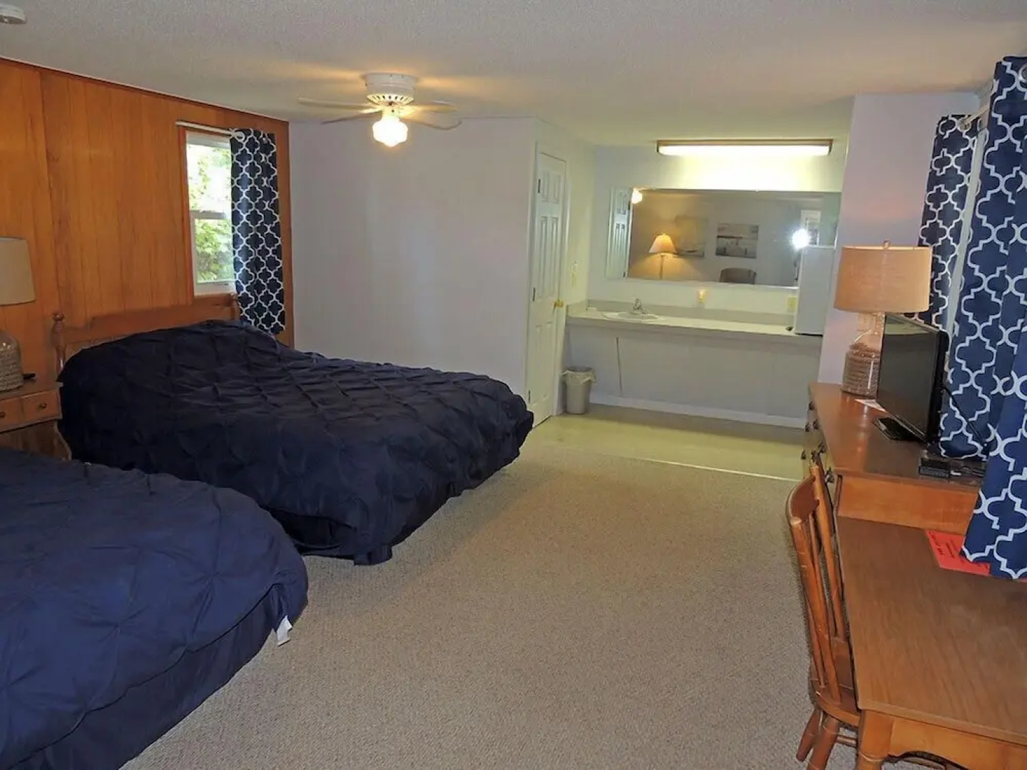 West Winds Motel & Cottages