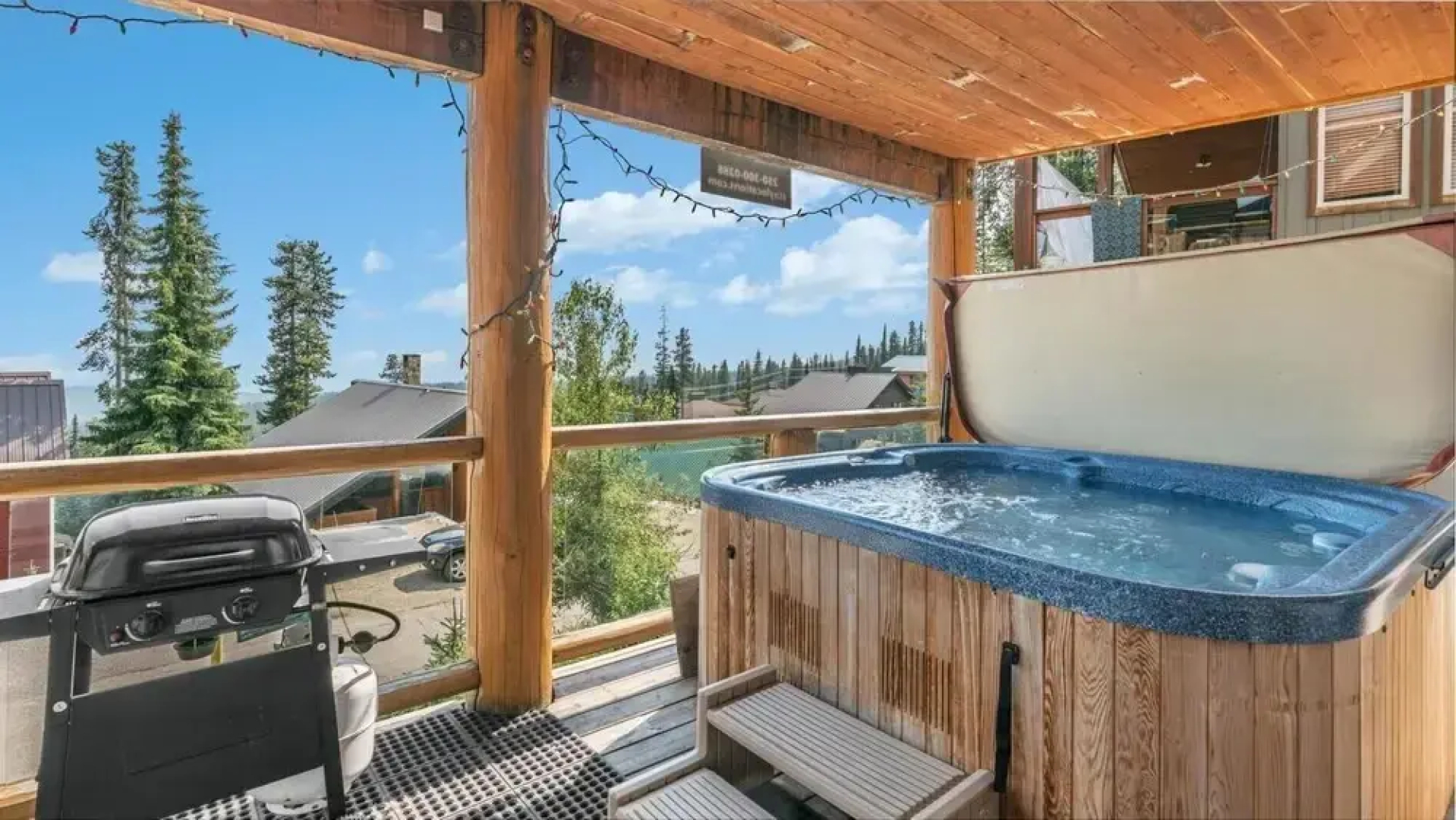 Cozy Nook - Cozy and Rustic with Private Hot Tub and a Nice View