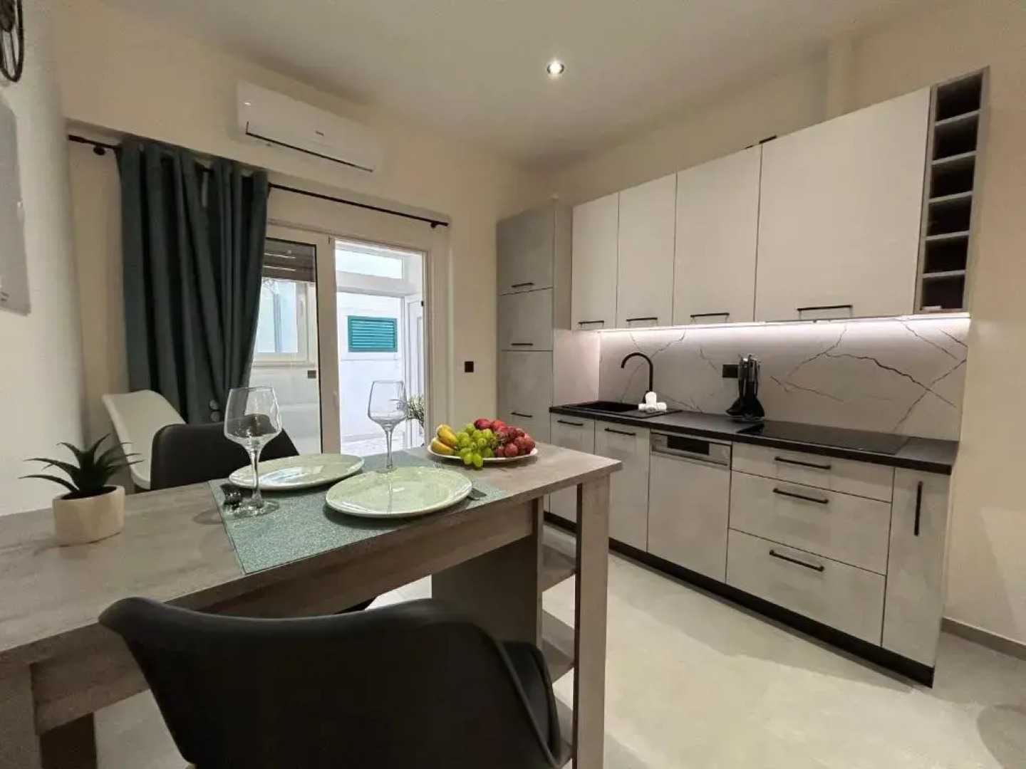 Center Apartments Regina