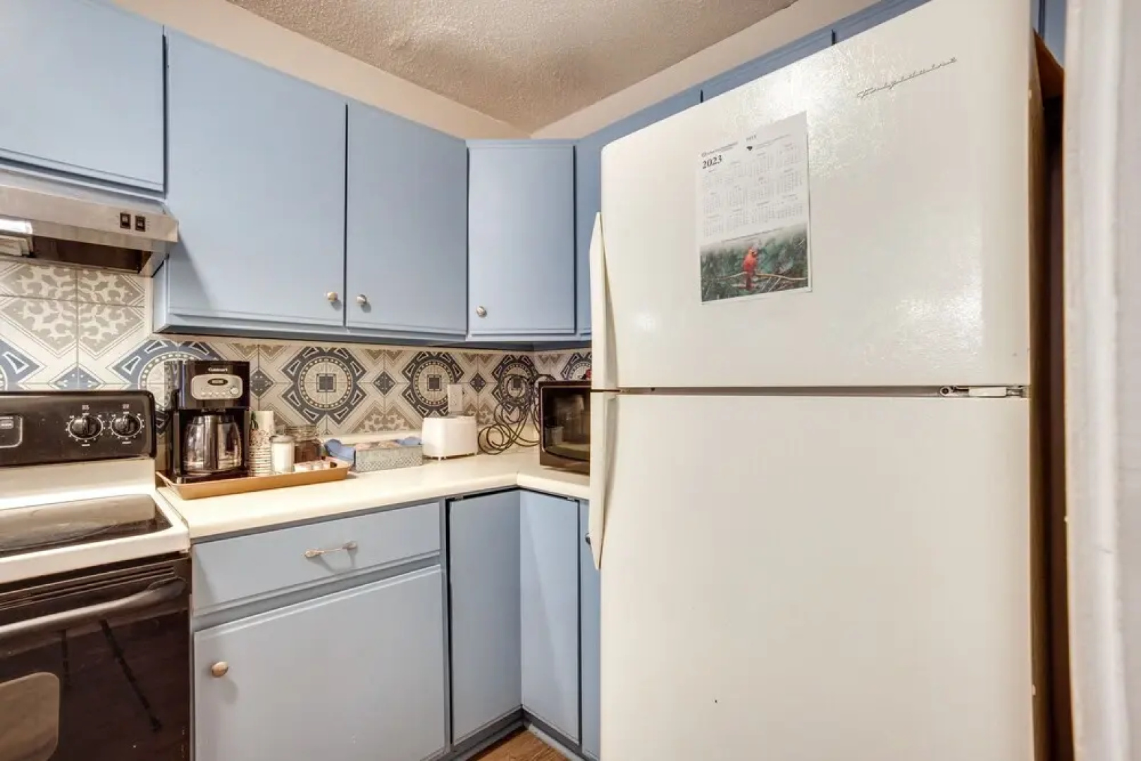 Beaufort Home w/ Patio 3 Mi to Downtown!