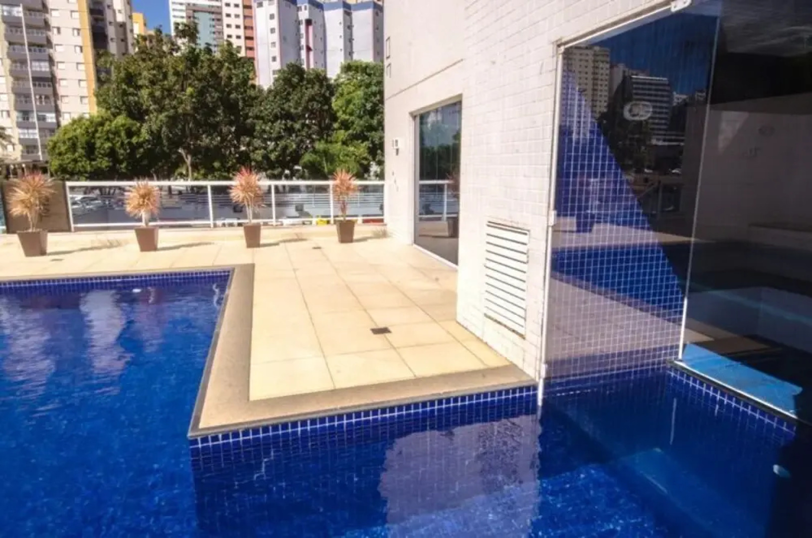 AV110 Completo e perto do metro