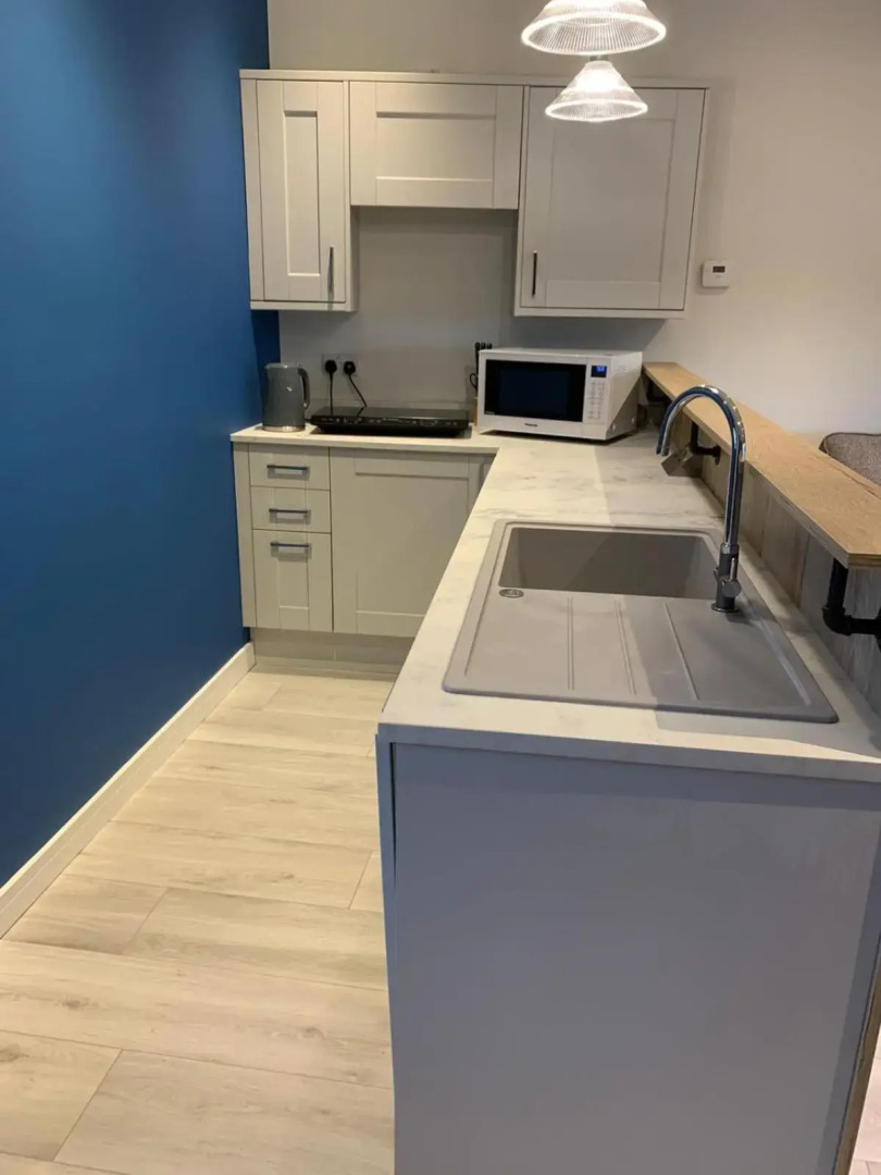 Thistledown Lodge! 5 minutes from beach!