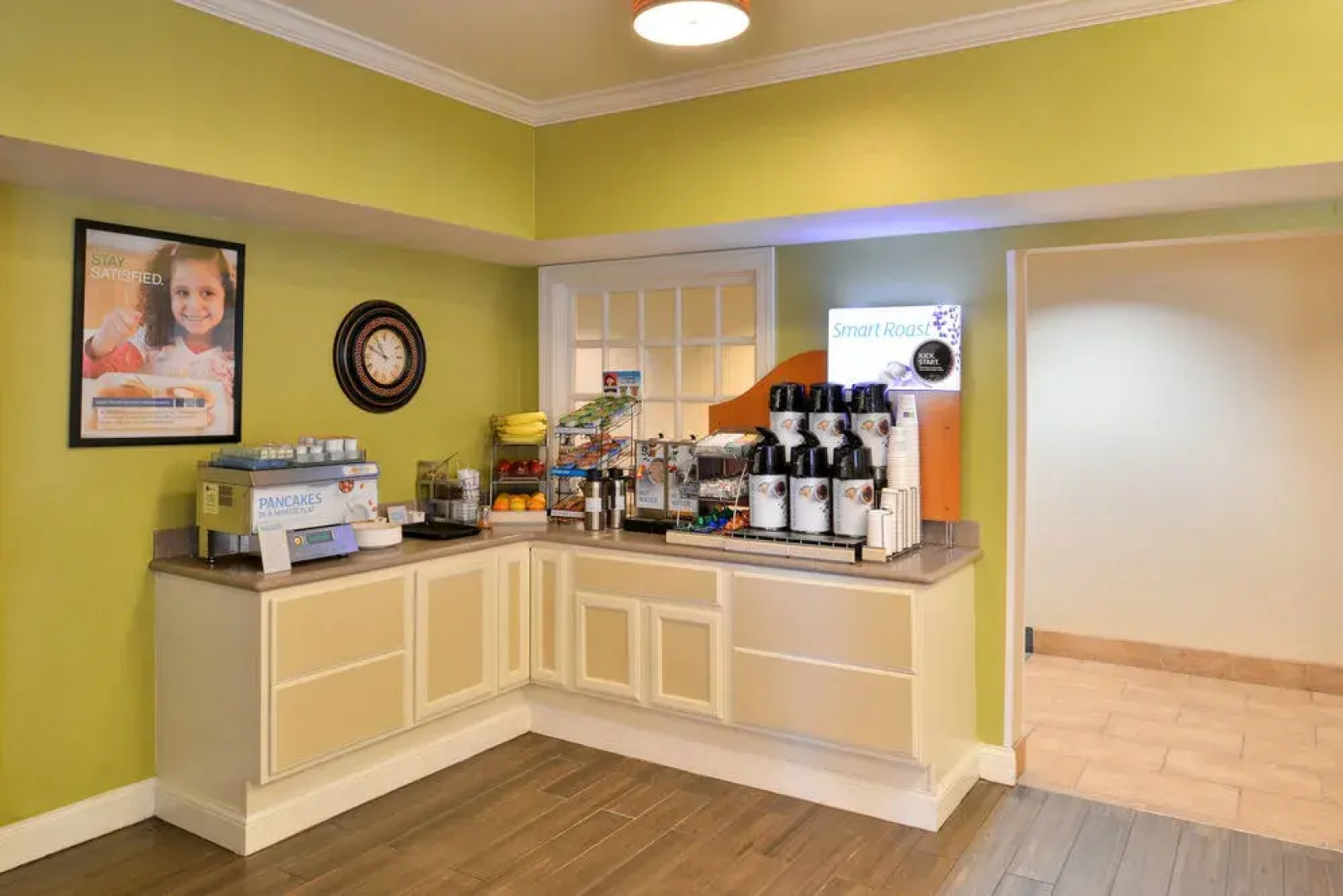 Holiday Inn Express Suites St. Joseph Lakefront