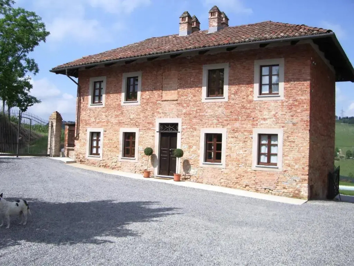 B&B Cascina Gaione Via Gallina,18b 12052 Neive cn