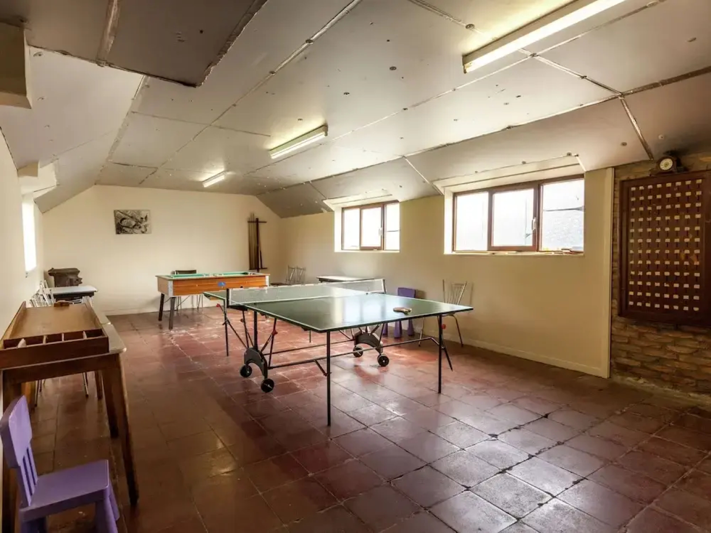 Quiet Cottage near Woods