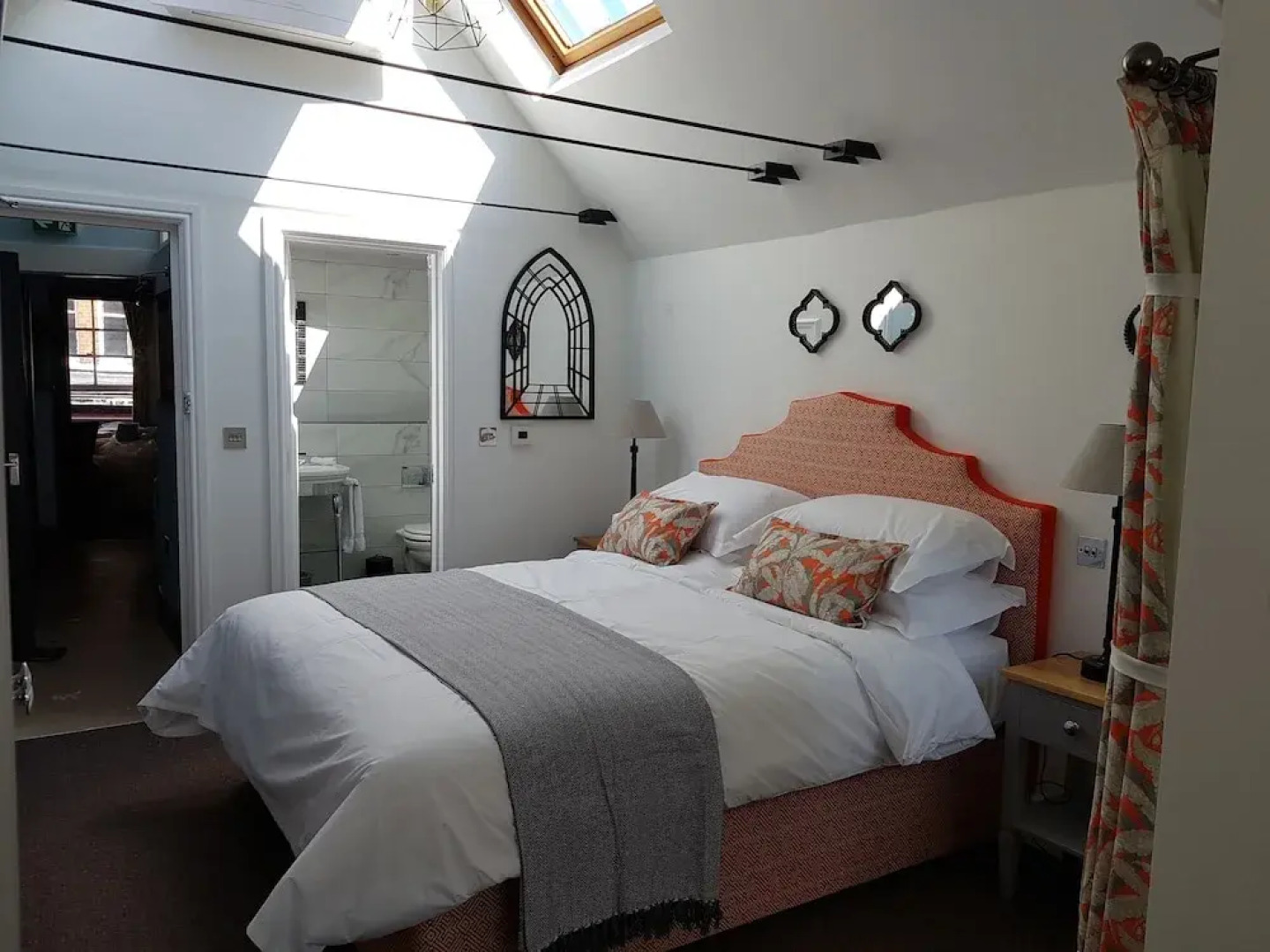 Gilbey's Bar & Restaurant