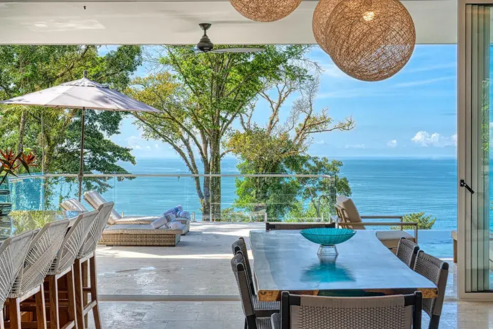 Short Walk to Restaurants Cafe Bar Saltwater Pool