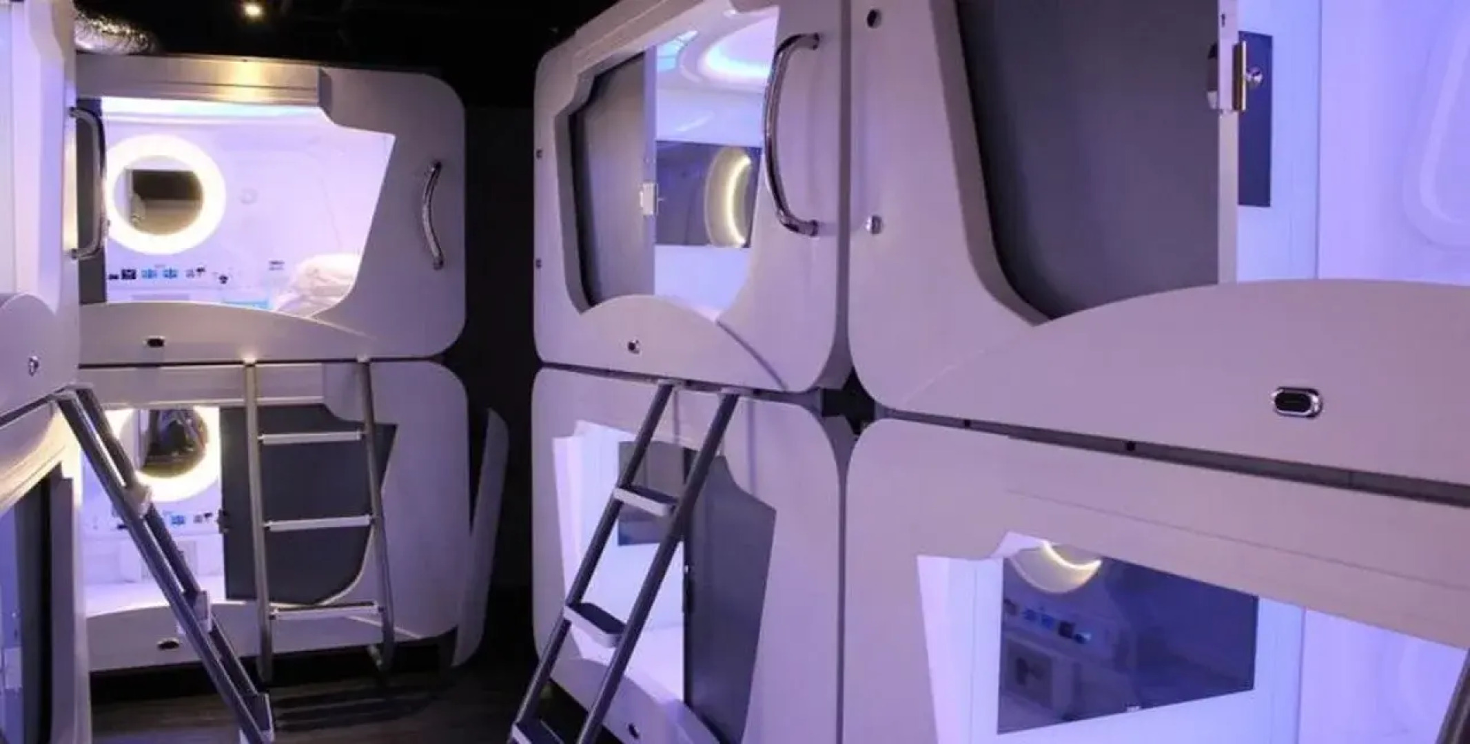 Heybear Capsule Hotel