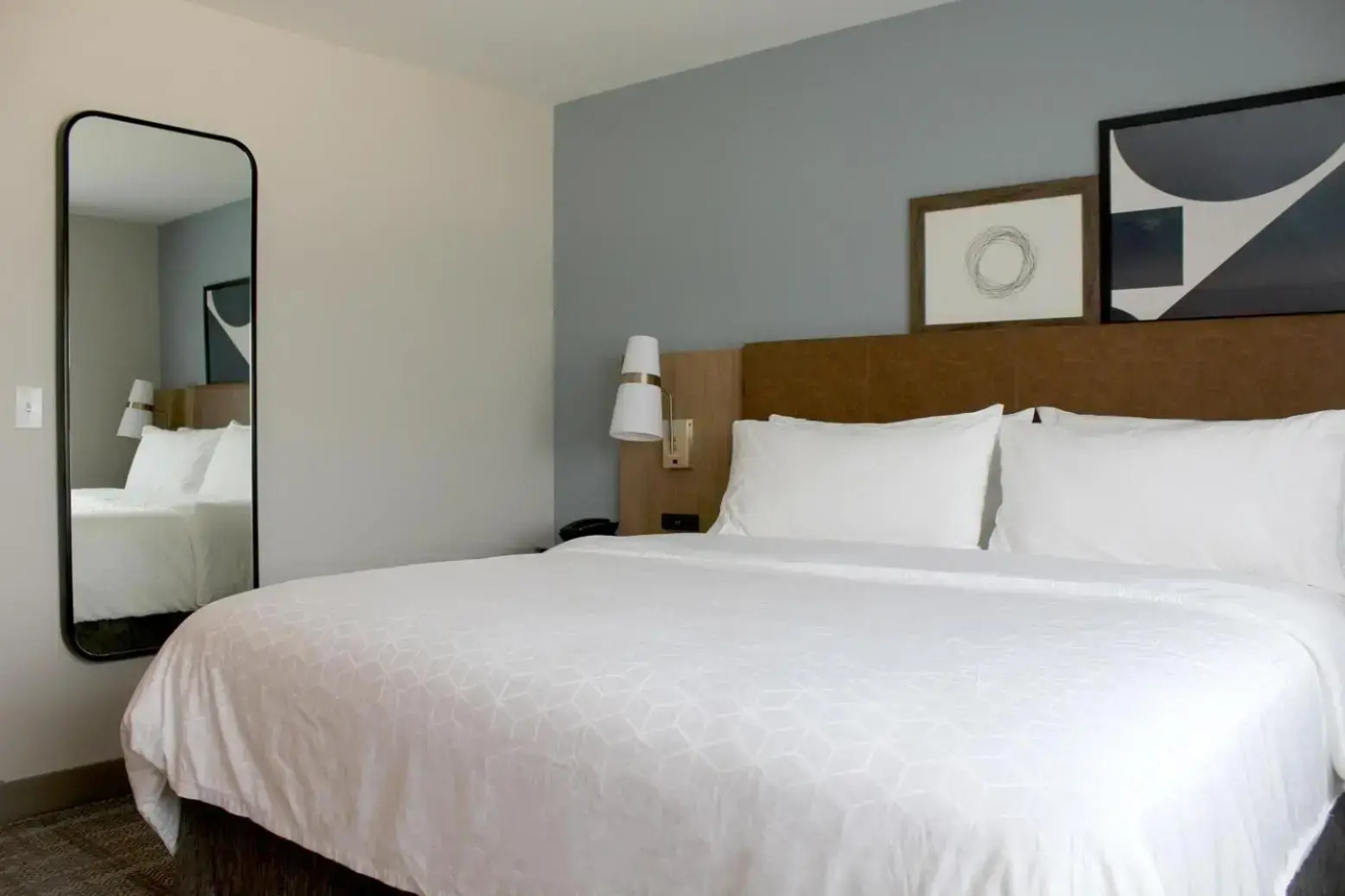 Staybridge Suites Iowa City Coralville by IHG
