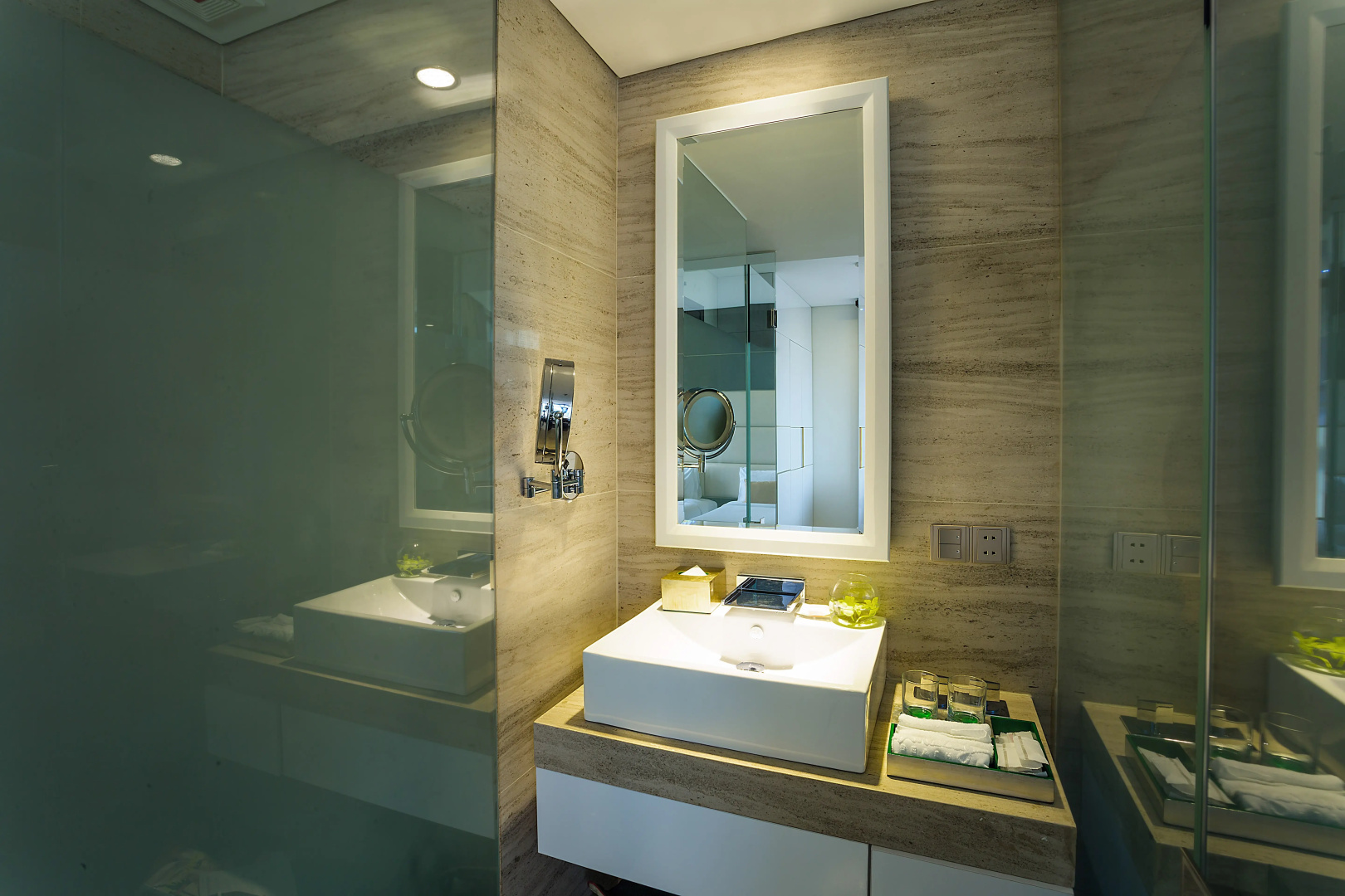 Holiday Beach Hotel Danang
